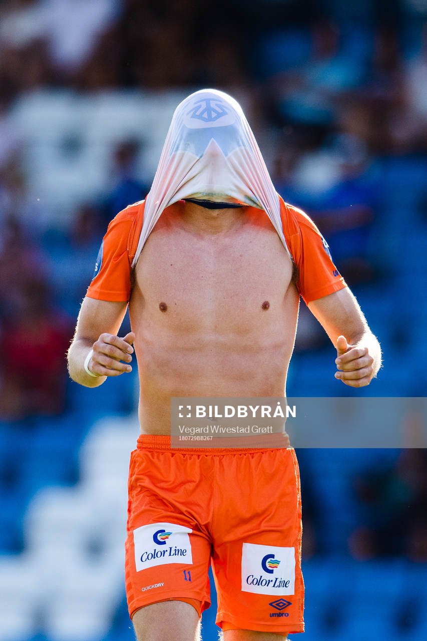 Aron Elís Thrándarson of Aalesund looks dejected