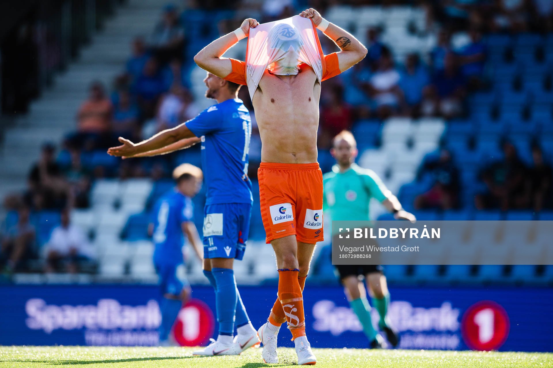 Aron Elís Thrándarson of Aalesund looks dejected