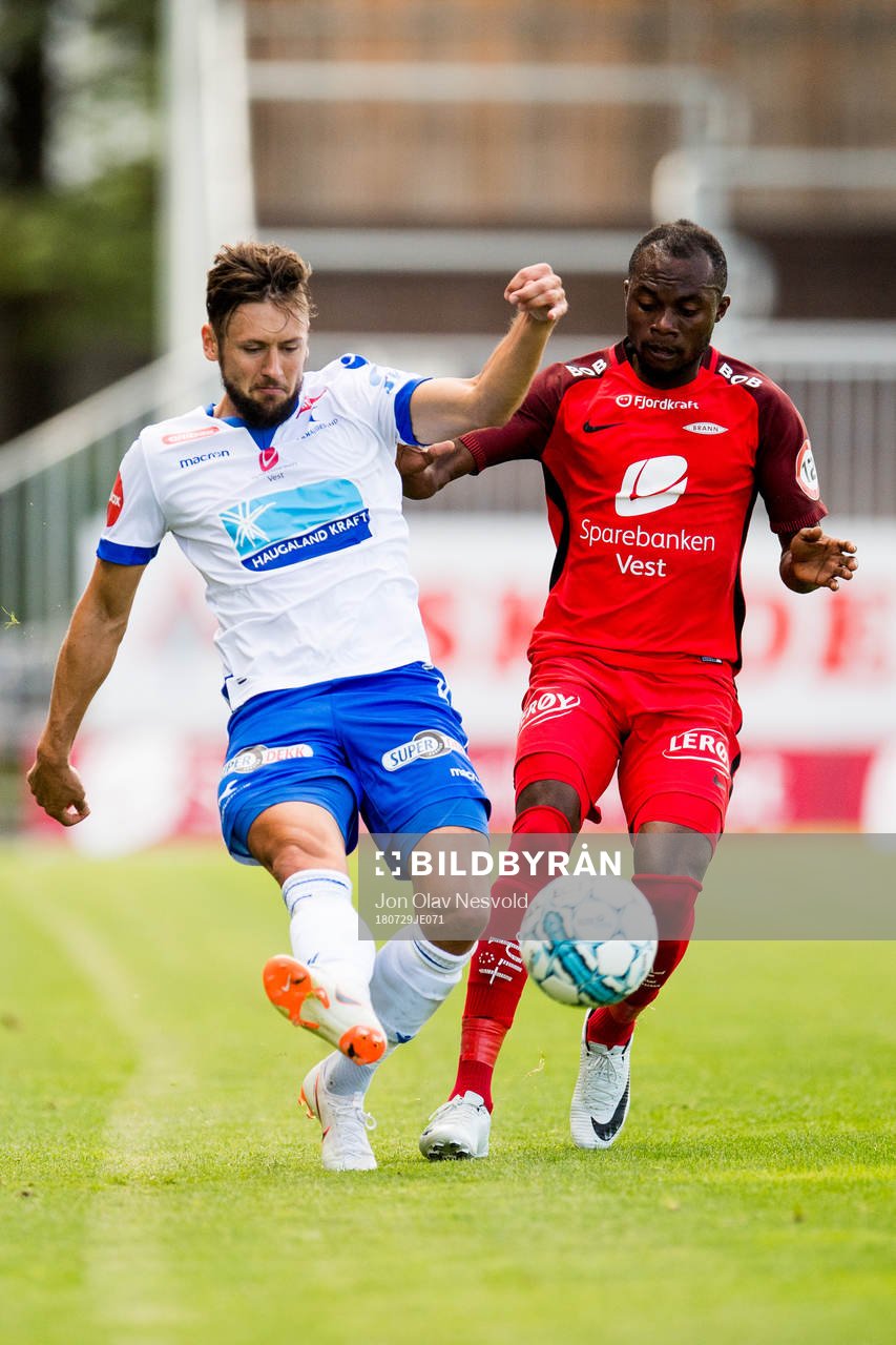 Alexander Stølås of Haugesund and Gilbert Koomson of Brann