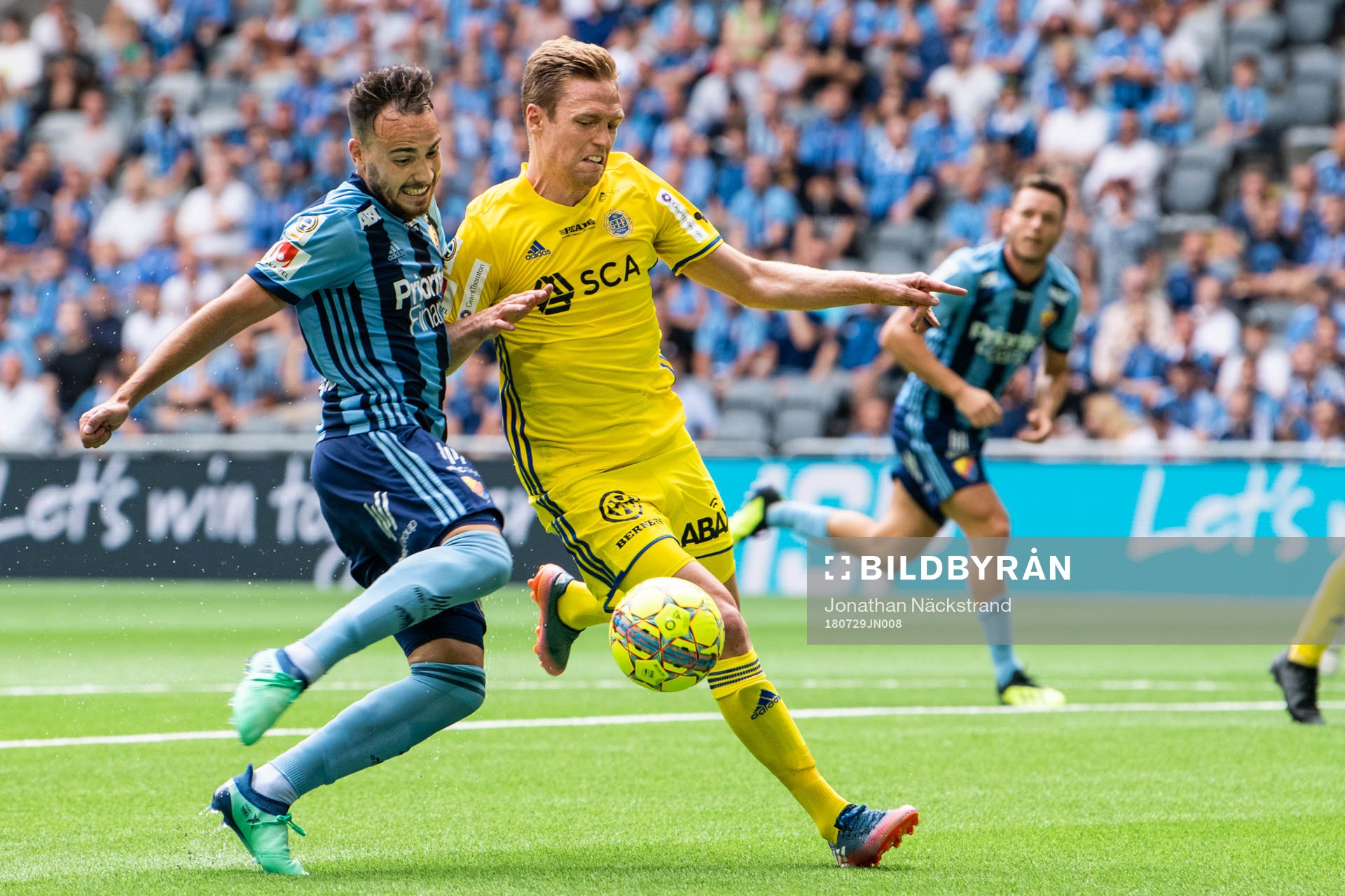Djurgårdens Dzenis Kozica och Sundsvalls David Myrestam i