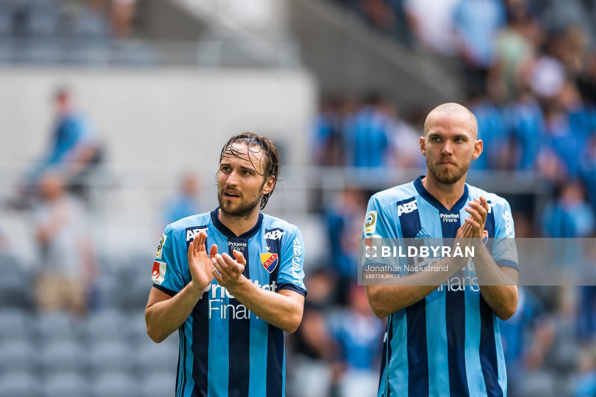 Djurgårdens Kevin Walker och Marcus Danielson tackar publiken efter fotbollsmatchen i Allsvenskan mellan Djurgården och GIF Sundsvall den 29 juli 2018 i Stockholm.
