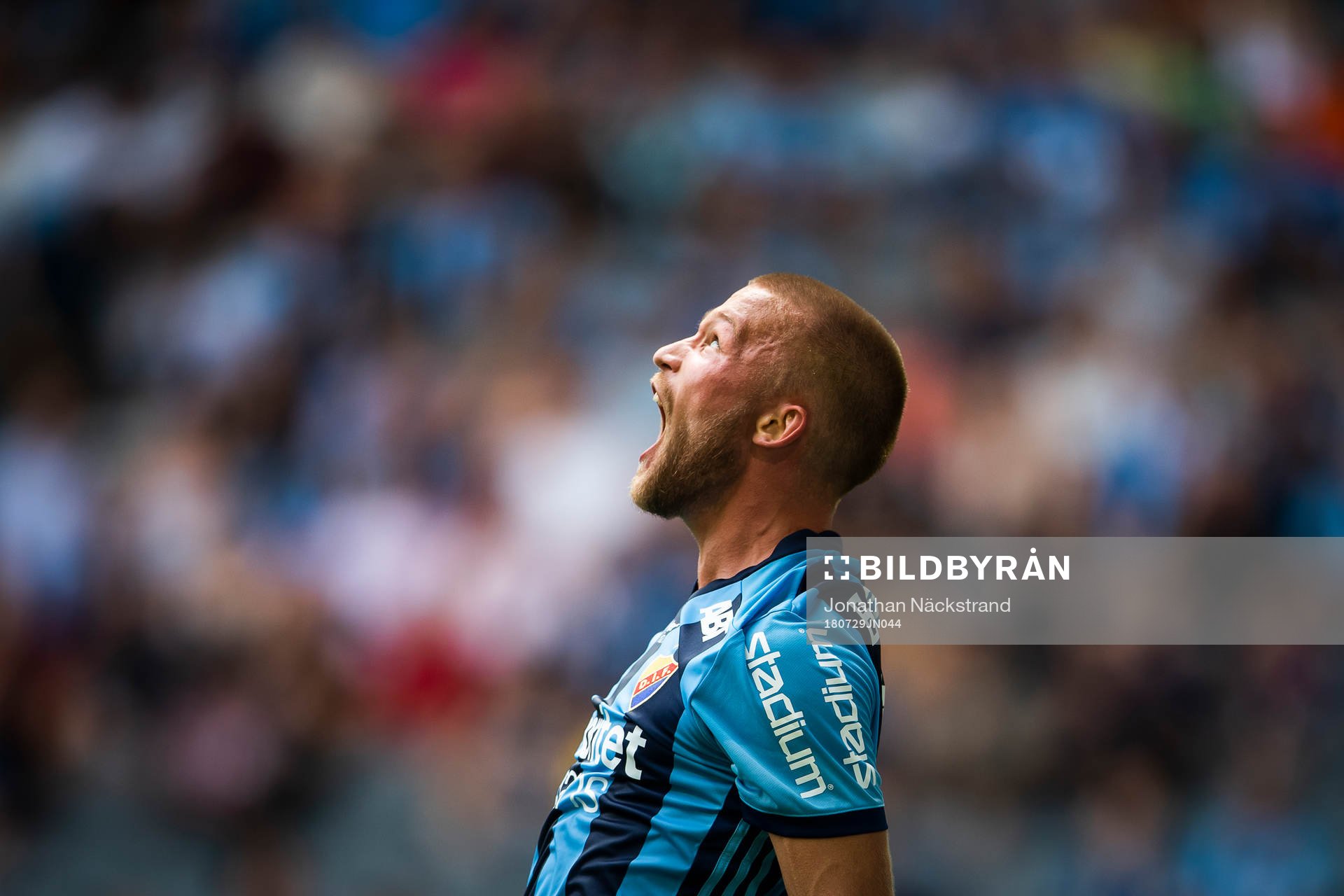 Djurgårdens Nicklas Bärkroth reagerar