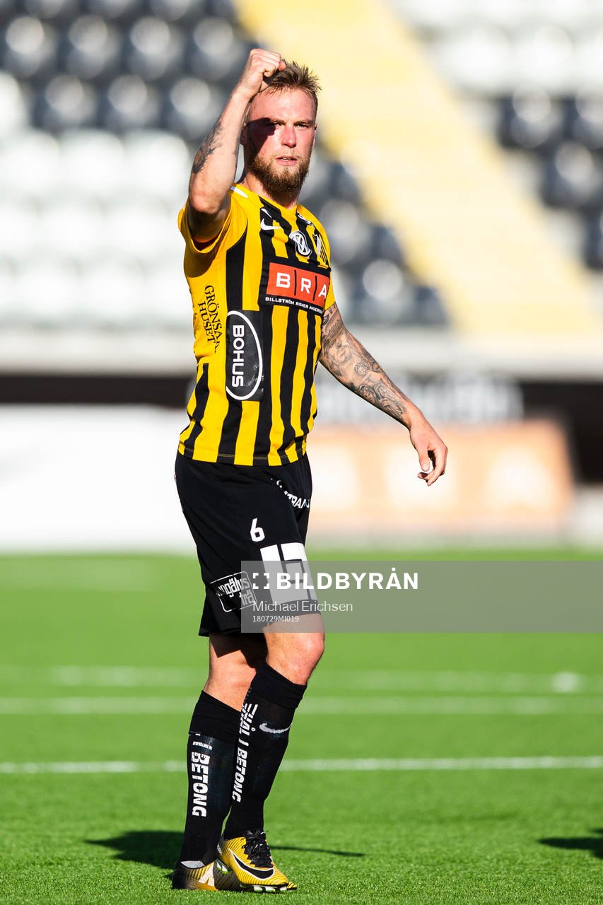 Häckens Alexander Faltsetas jublar
