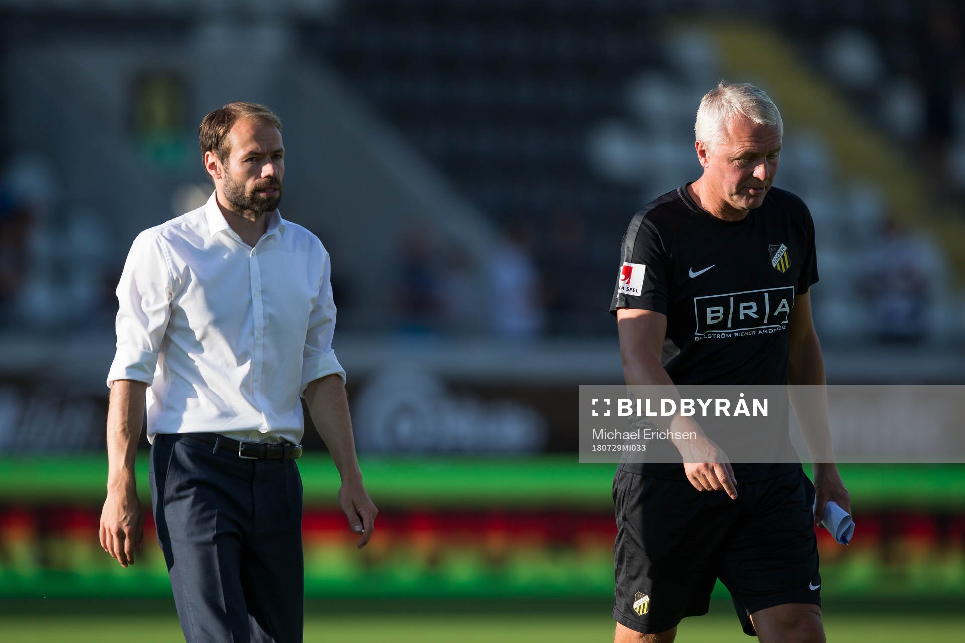 Häckens tränare Andreas Alm och assisterande tränare