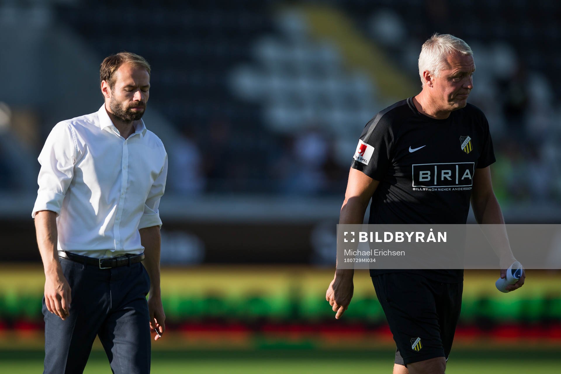 Häckens tränare Andreas Alm och assisterande tränare