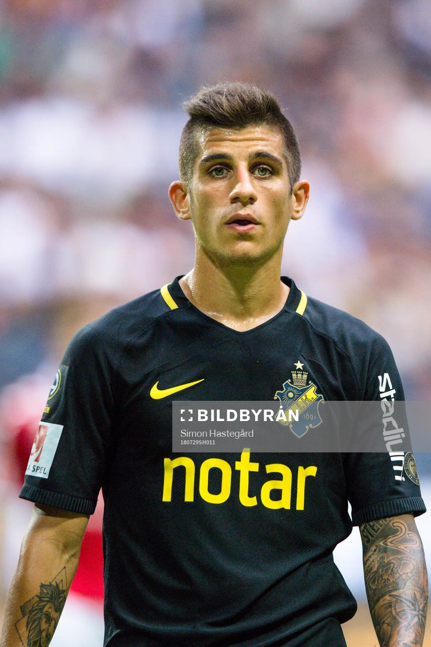 s Nicolas Stefanelli