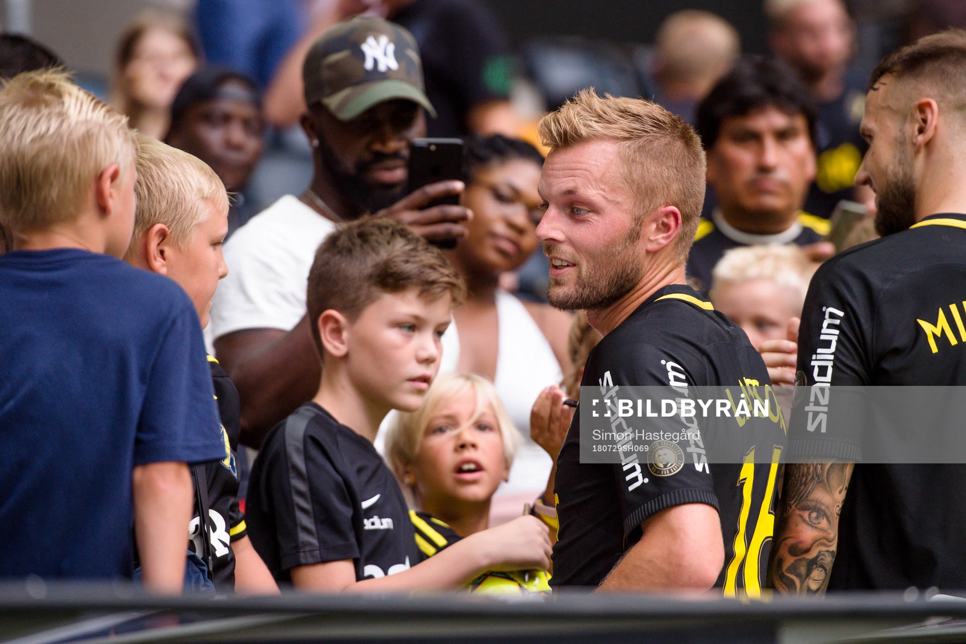 s Sebastian Larsson