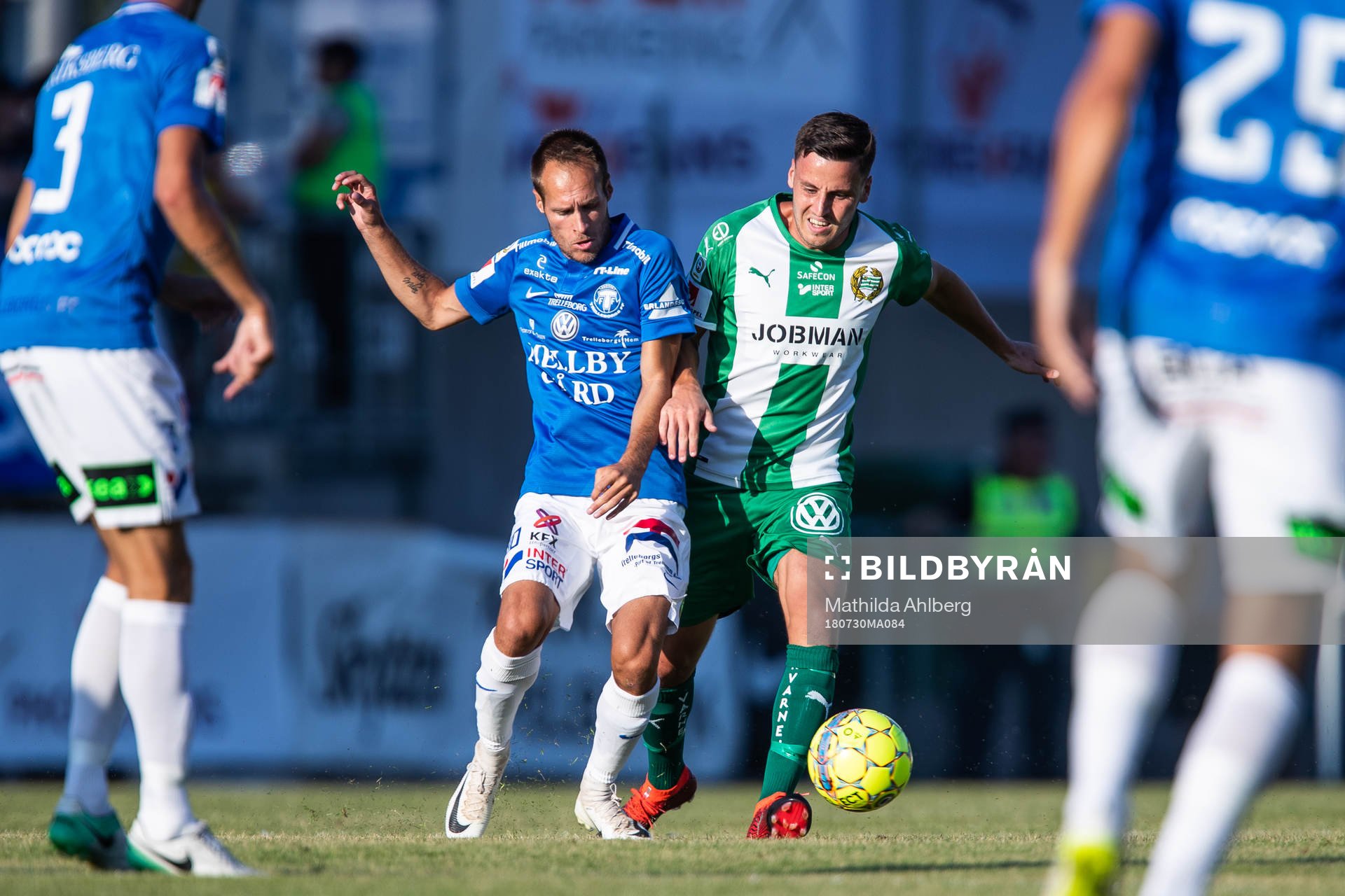 Trelleborgs Zoran Jovanovic och Hammarbys Jeppe Andersen i
