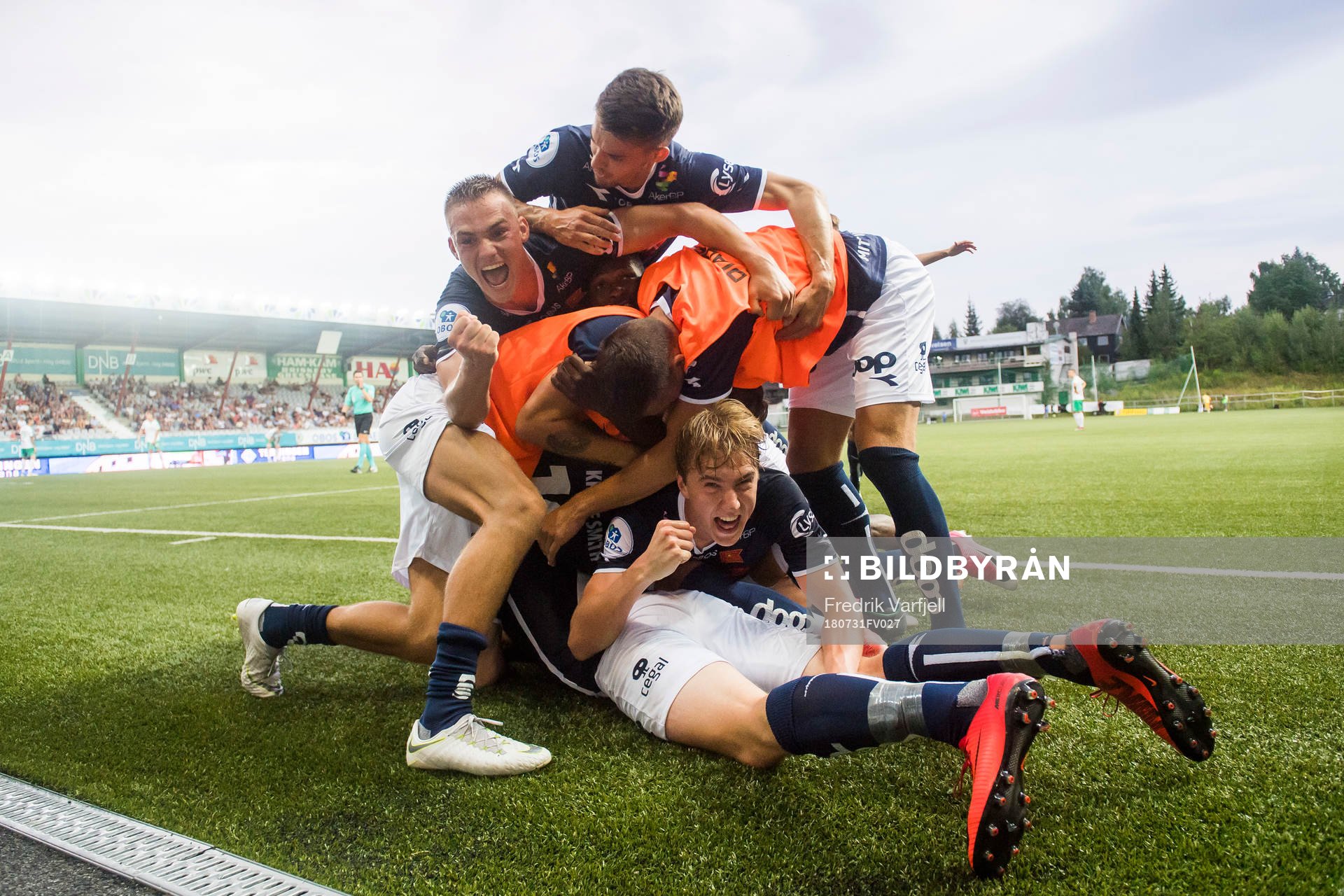 Claes Kronberg of Viking celebrates with his teammates