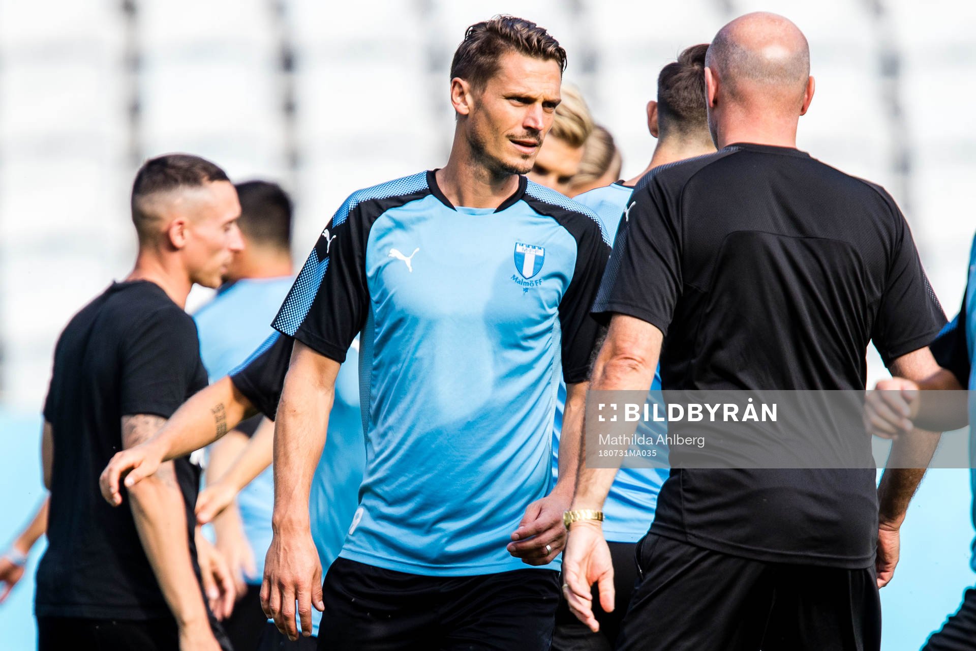 Malmö FFs Markus Rosenberg i diskussion med tränare Uwe
