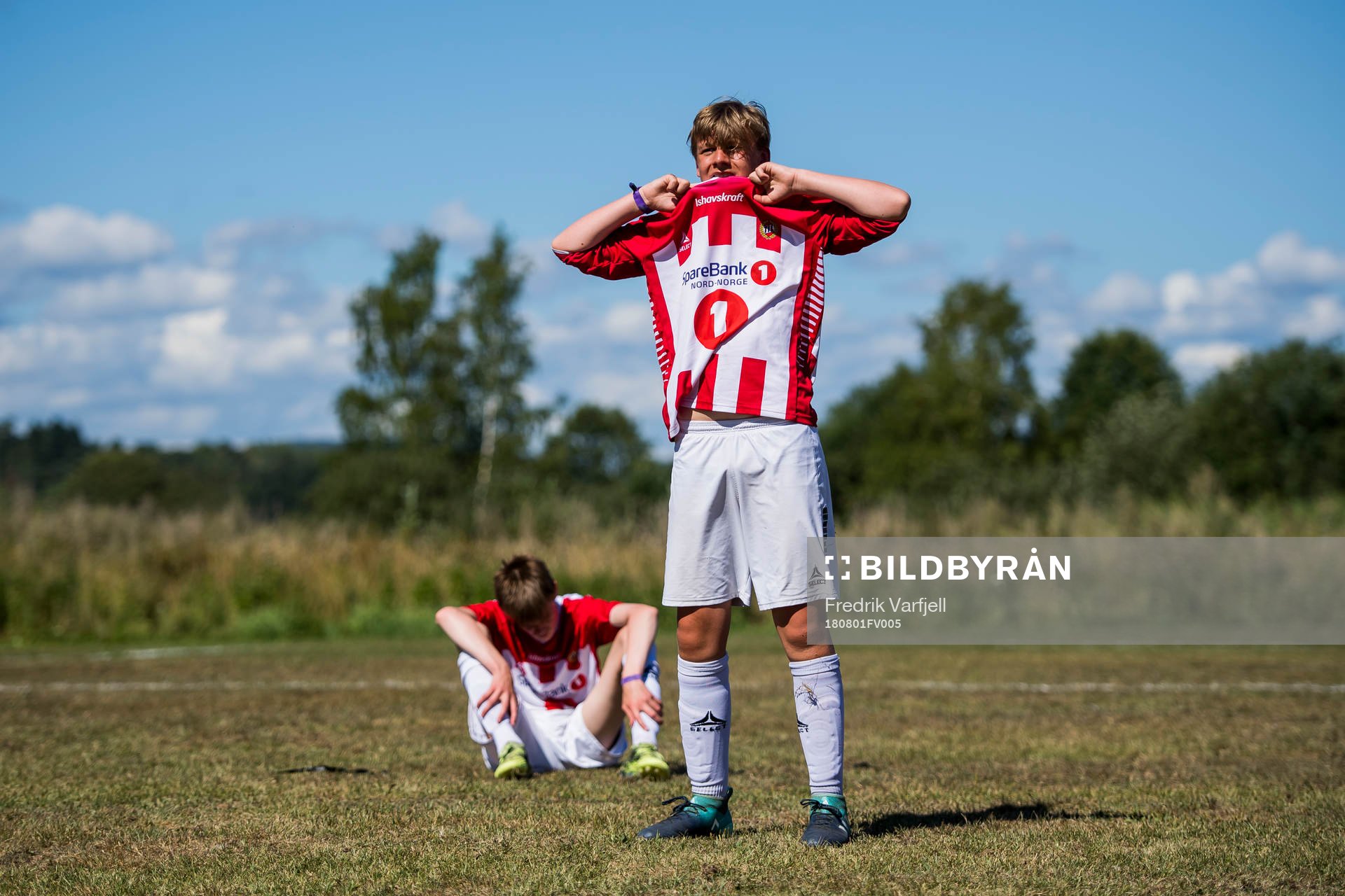 Elias Solberg Strandbu and Lucas Westh Hammer look dejected