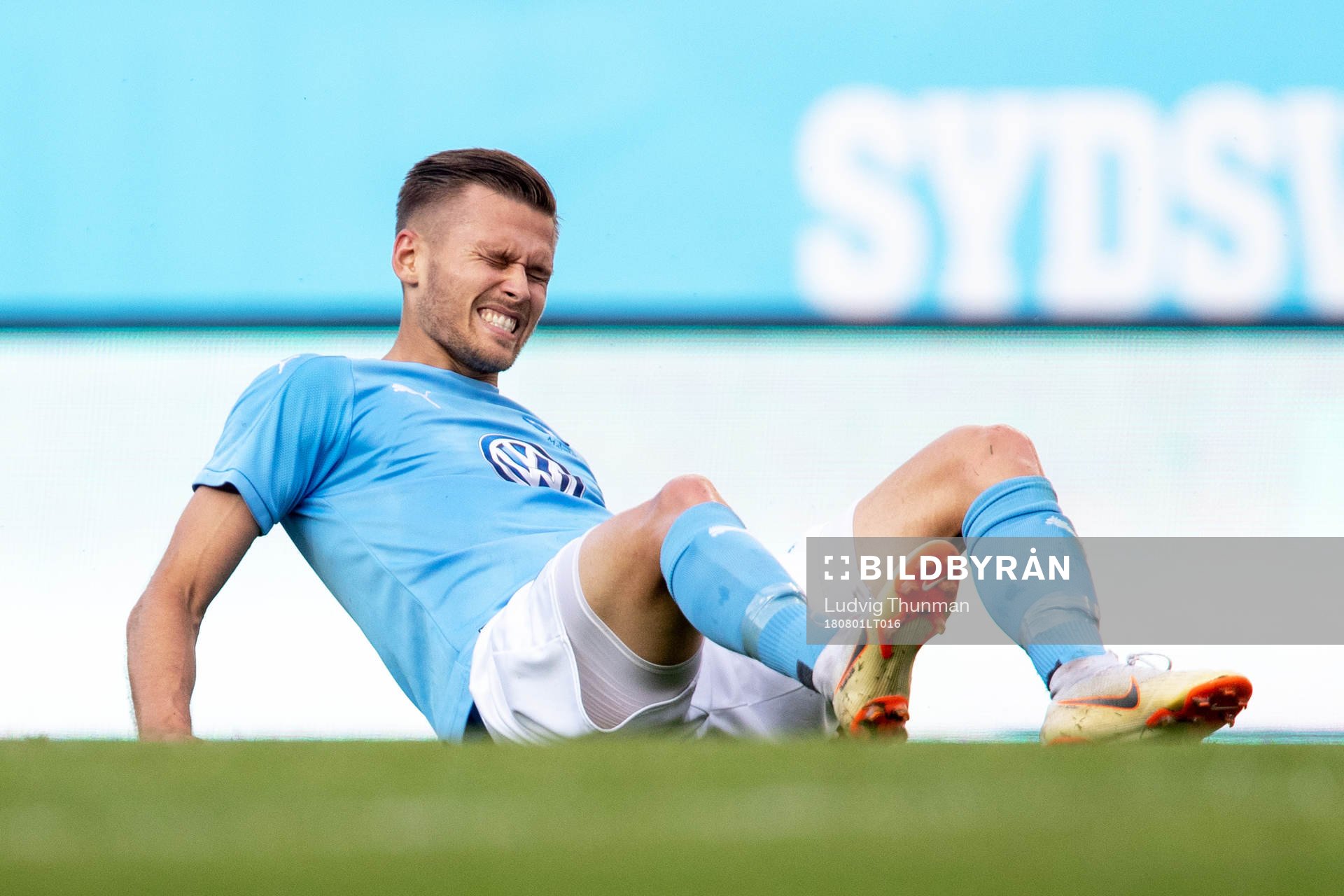 Arnór Ingvi Traustason of Malmö FF looks dejected