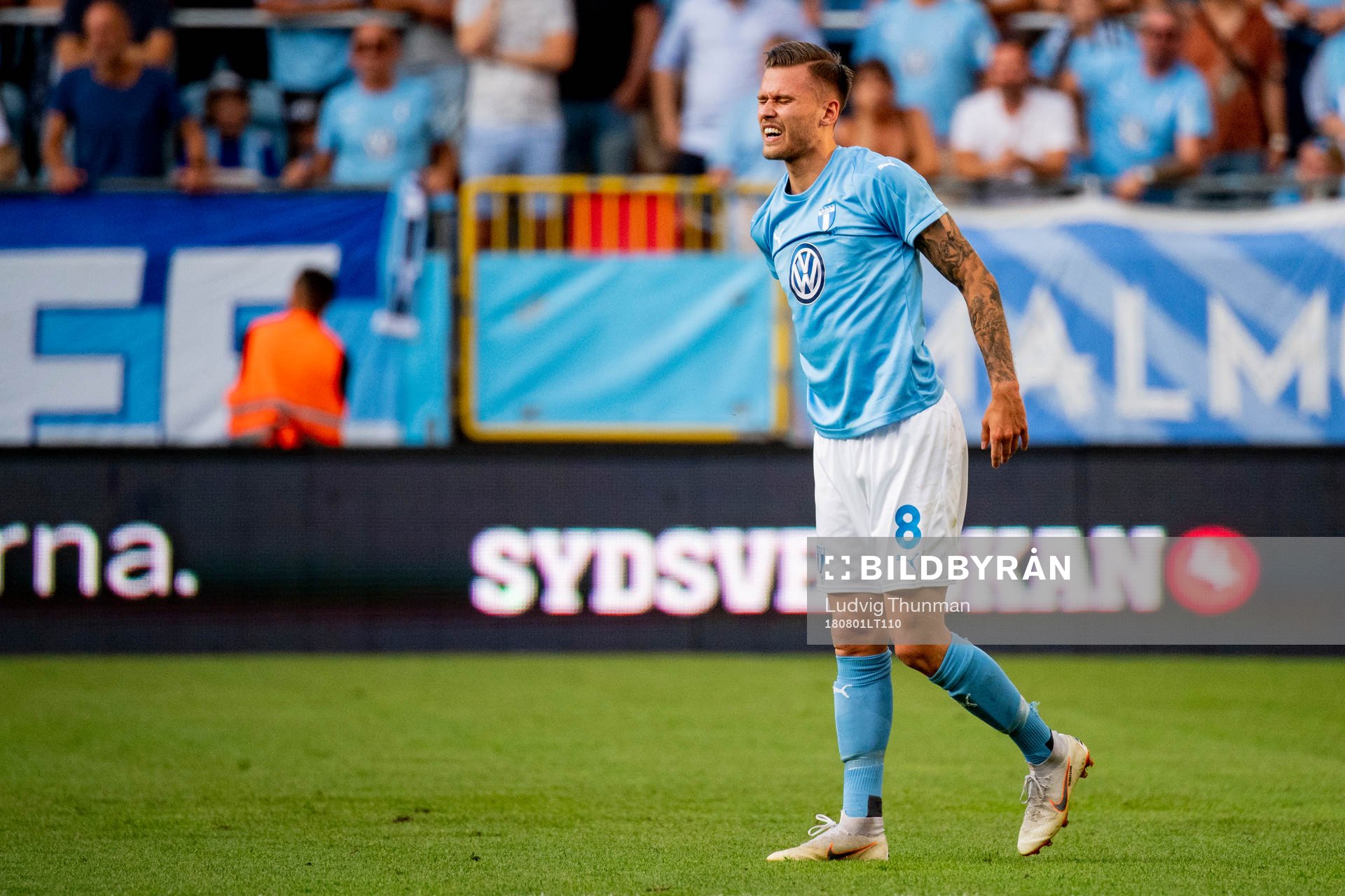 Arnór Ingvi Traustason of Malmö FF cries out in pain