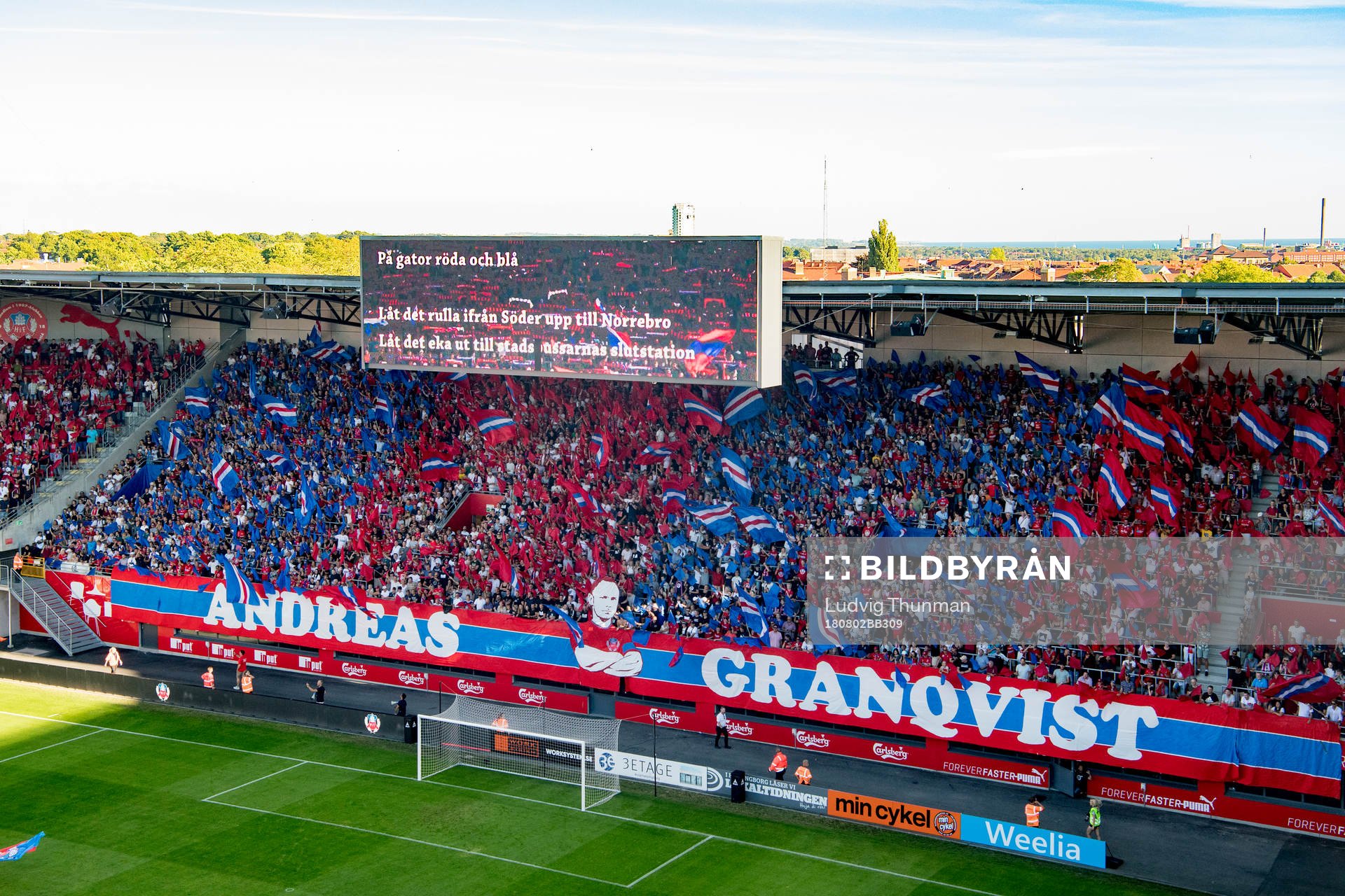 Översiktsbild över HIF-klackens välkomst TIFO för