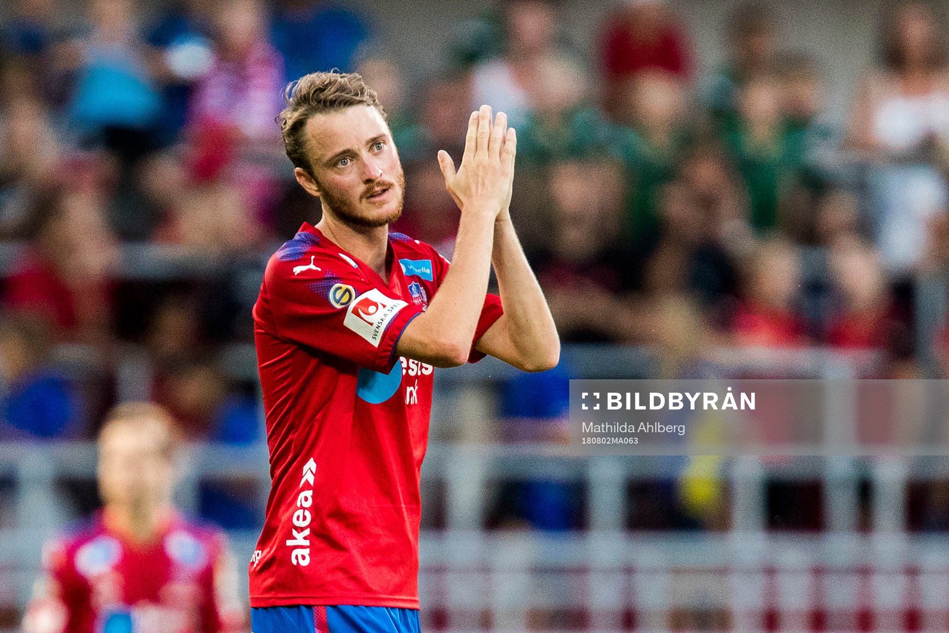 Helsingborgs Rasmus Jönsson tackar publiken