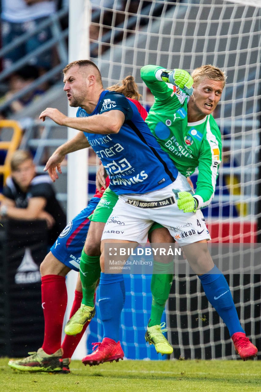 Norrbys Mehmed Dresevic och Helsingborgs målvakt Pär