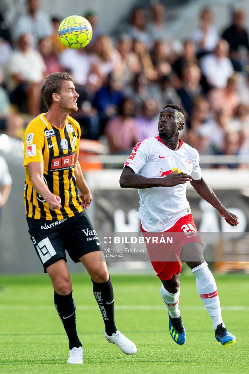 Johan Hammar of Häcken and Jean-Kévin Augustin of Leipzig
