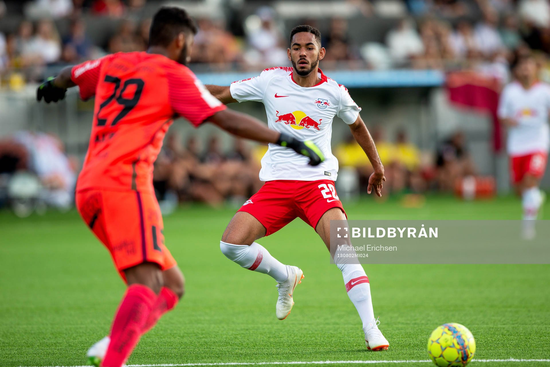 Jonathan Ursin Rasheed of Häcken and Matheus Cunha of