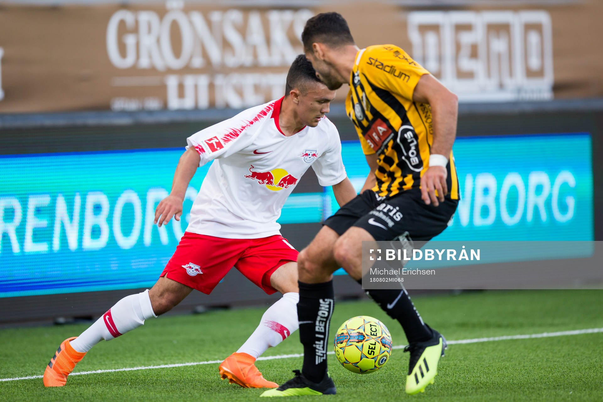 Oliver Bias of Leipzig and Mervan Celik of Häcken