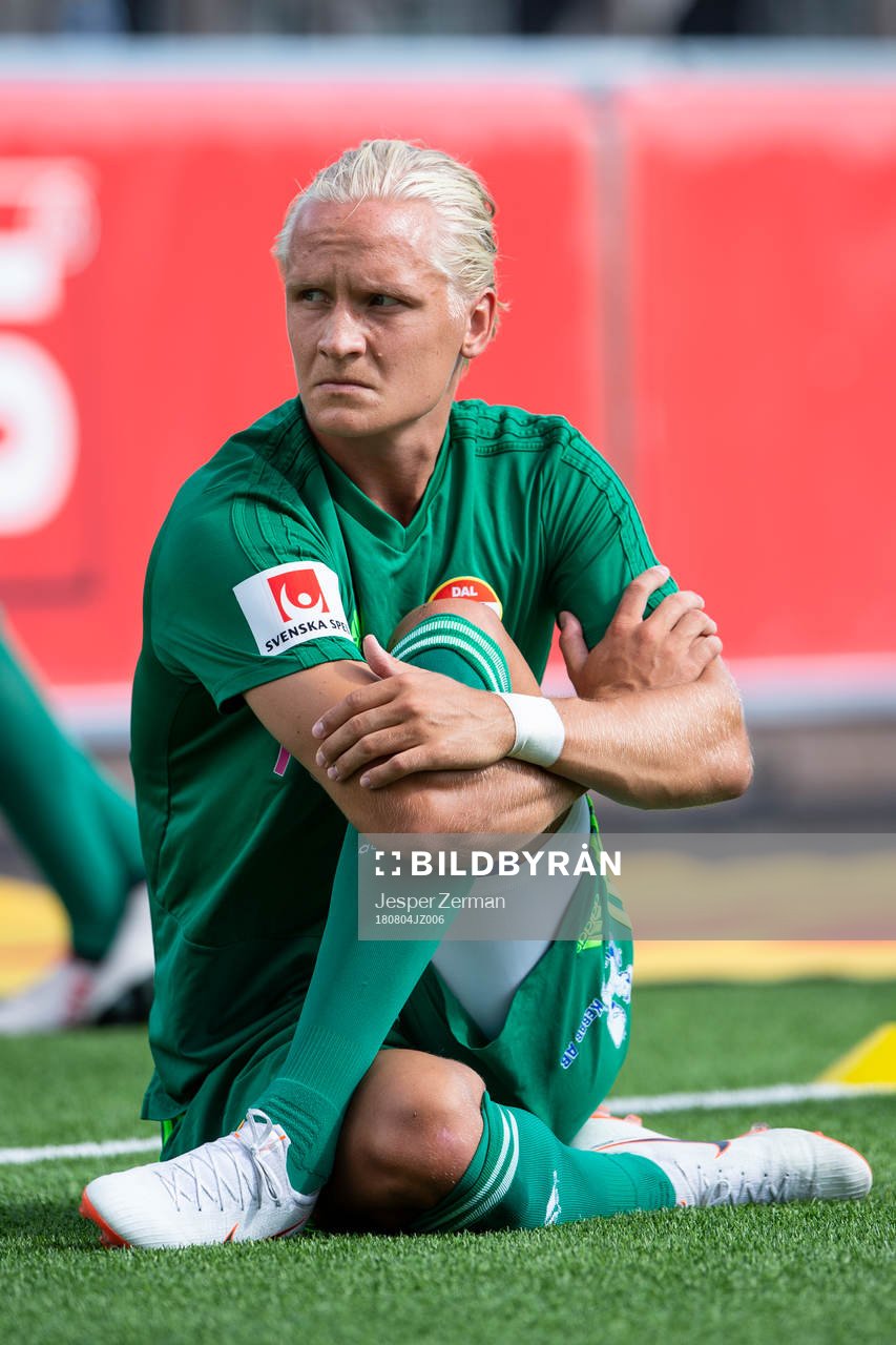Dalkurds Henrik Löfkvist värmer upp