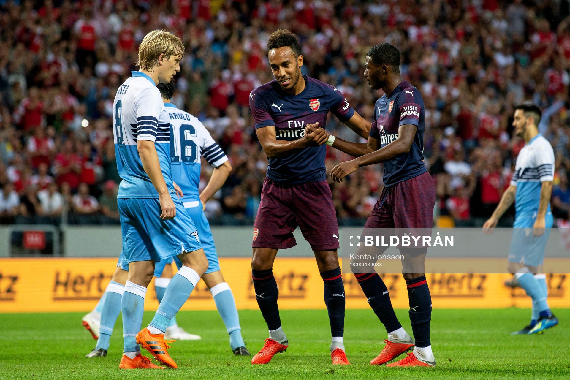 Pierre-Emerick Aubameyang of Arsenal celebrates with his