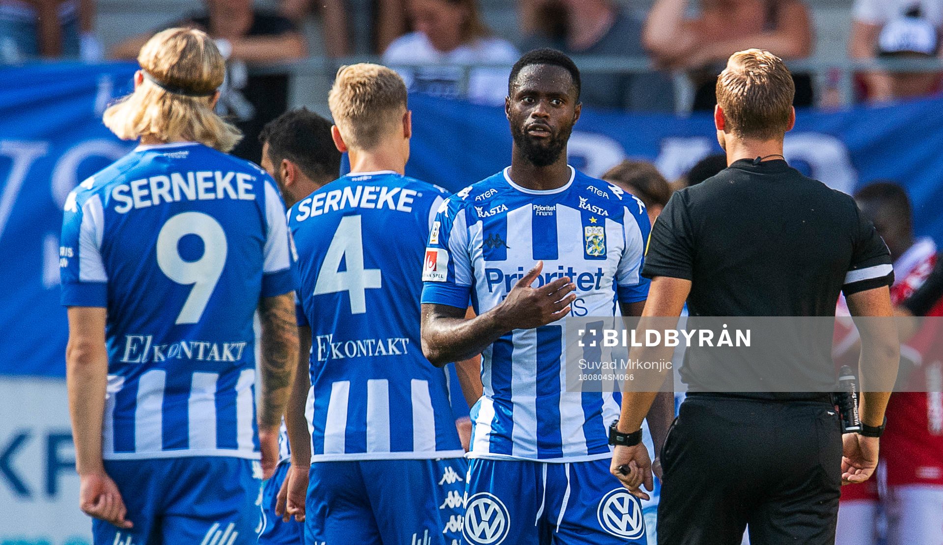 IFK Göteborgs Vajebah Kaliefah Sakor diskuterar med