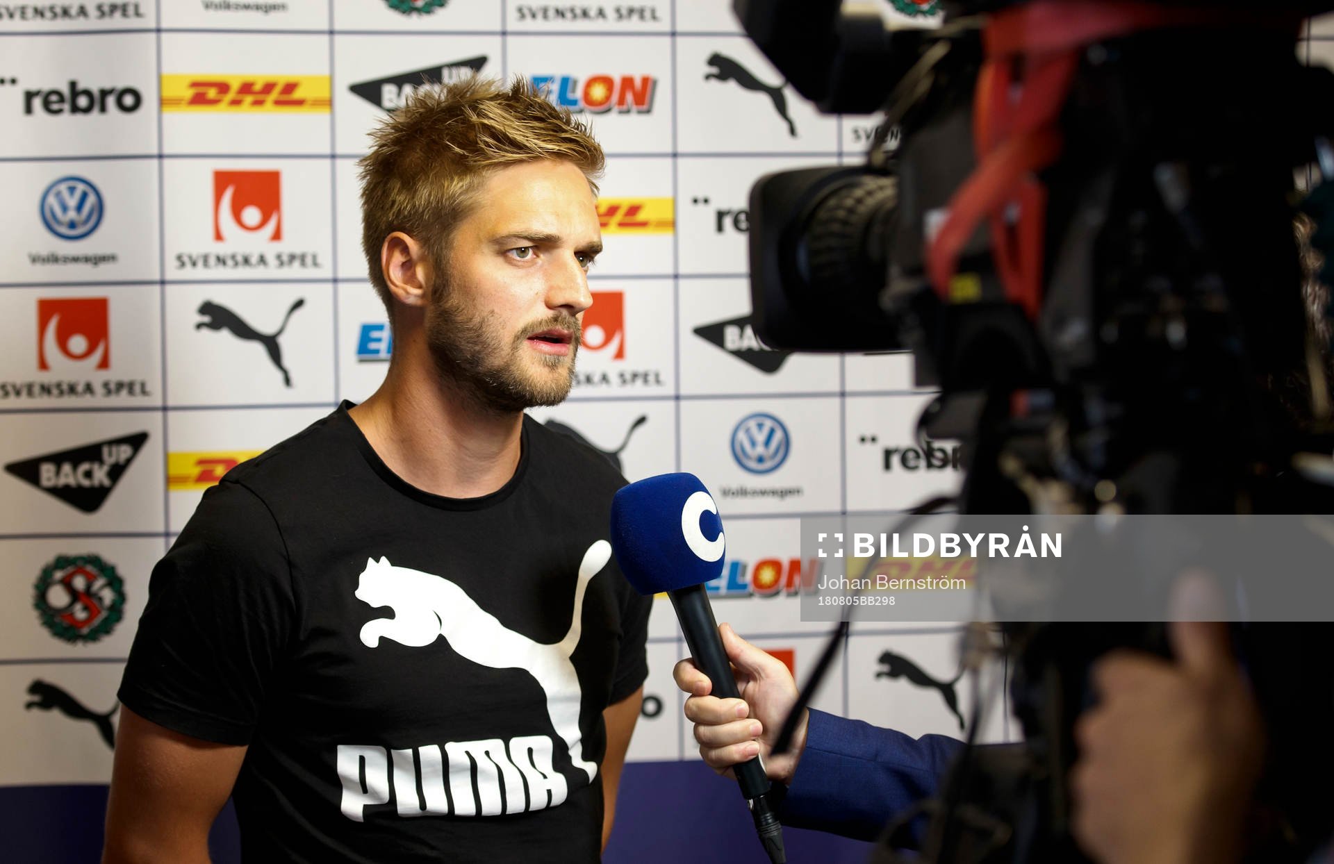 Örebros Johan Mårtensson blir intervjuad