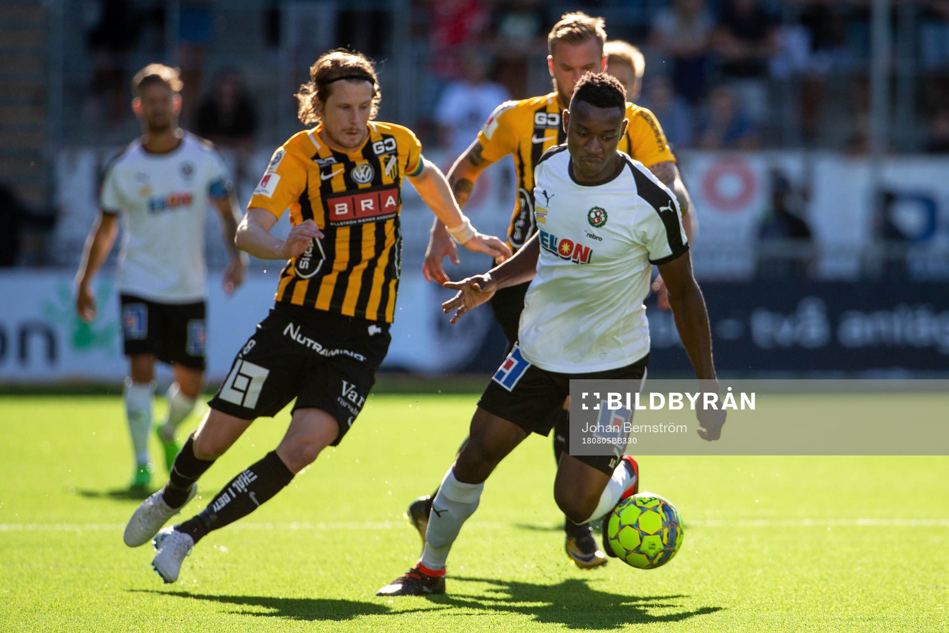 Häckens Erik Friberg och Örebros Isaac Boye Edegware