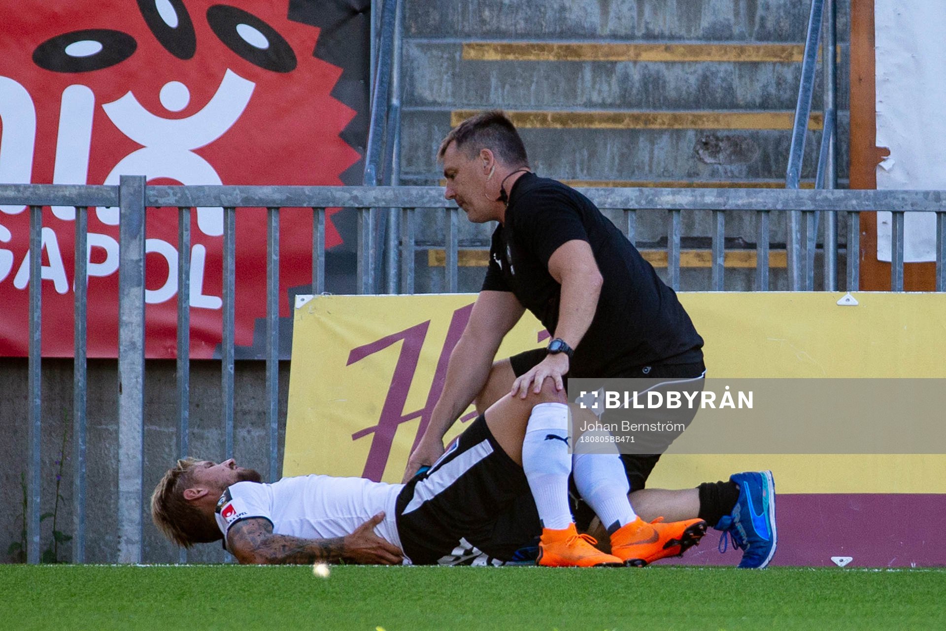 Örebros Daniel Björnkvist får behandling