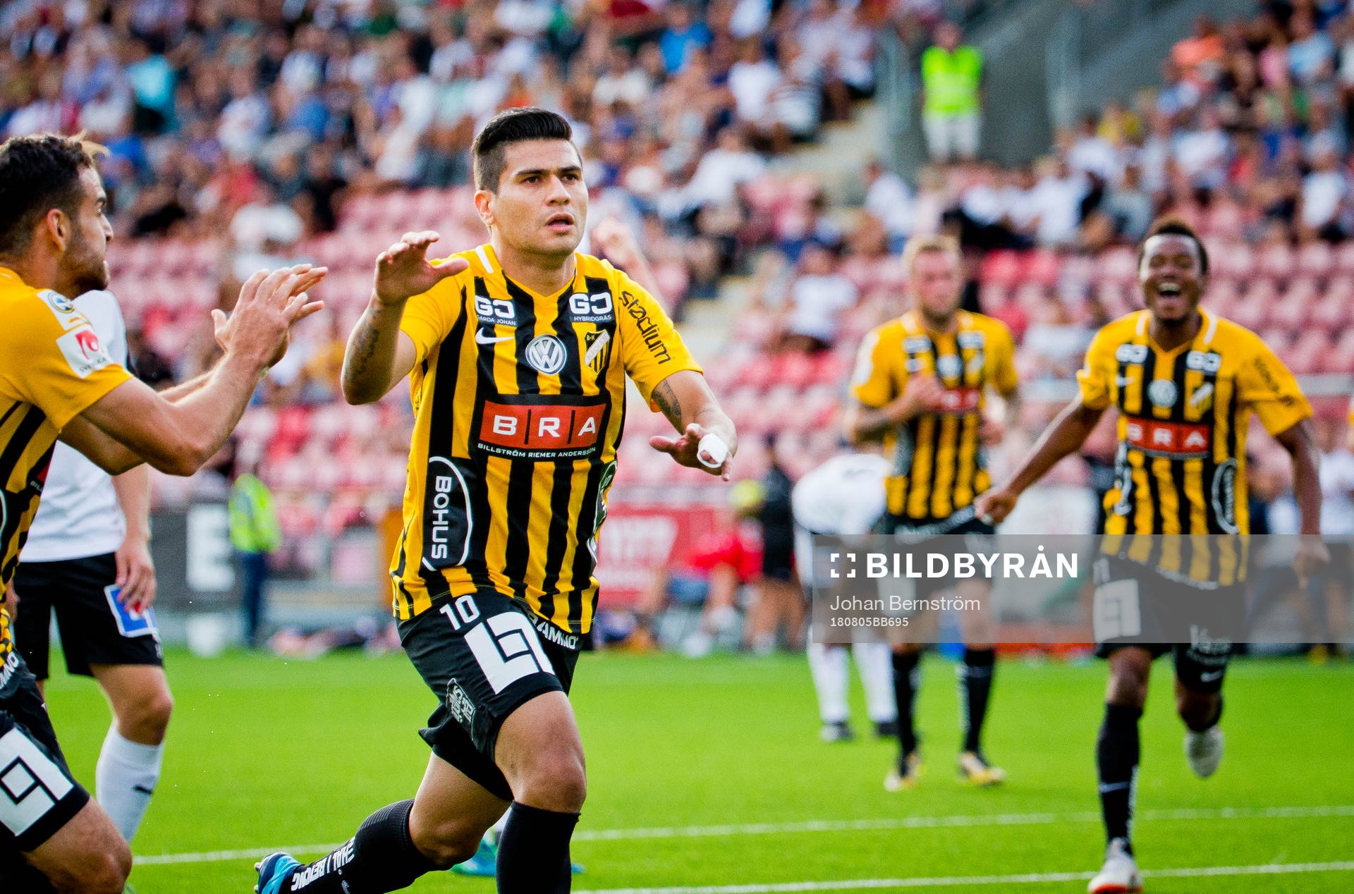 Häckens Paulinho gör 1-2 och jublar med Nasiru Mohammed