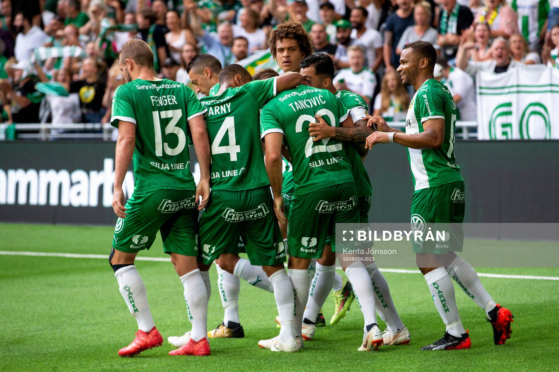 Hammarbys Muamer Tankovic jublar med lagkamrater