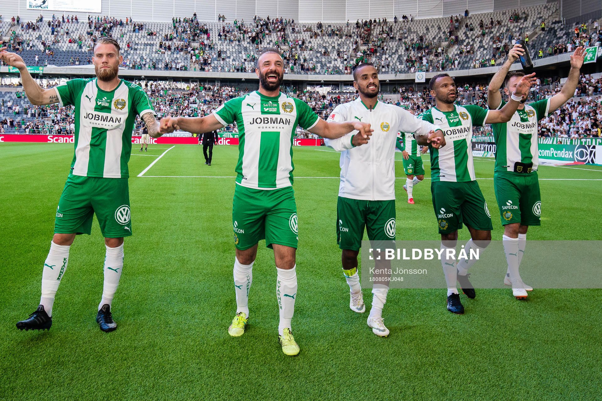 Hammarbys David Fällman , Kennedy Bakircioglu , Junes Barny och Serge-Junior Martinsson Ngouali jublar efter fotbollsmatchen i Allsvenskan mellan Hammarby och Trelleborg den 5 Augusti 2018 i Stockholm.