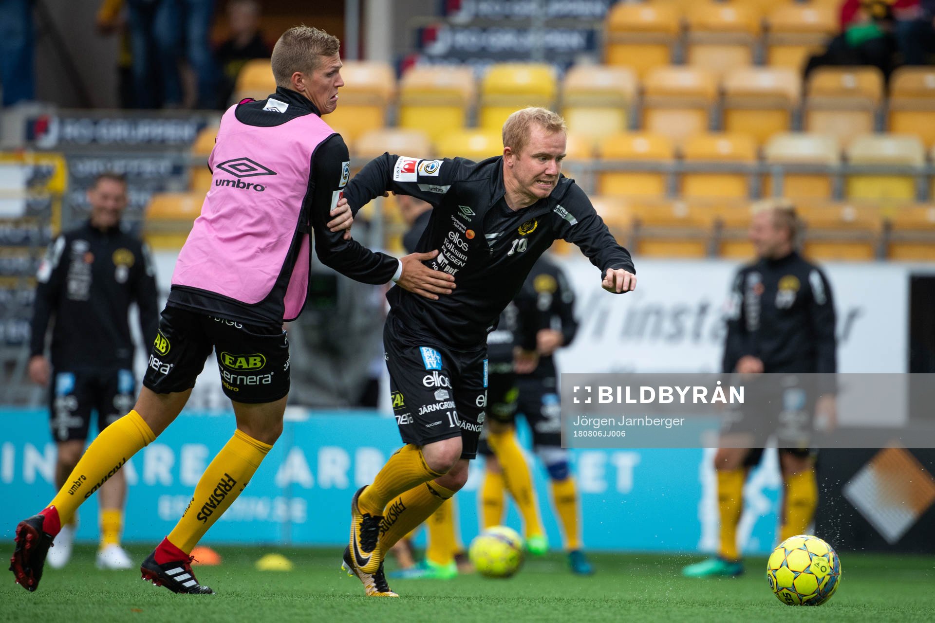 Elfsborgs Simon Lundevall och Joakim Nilsson före