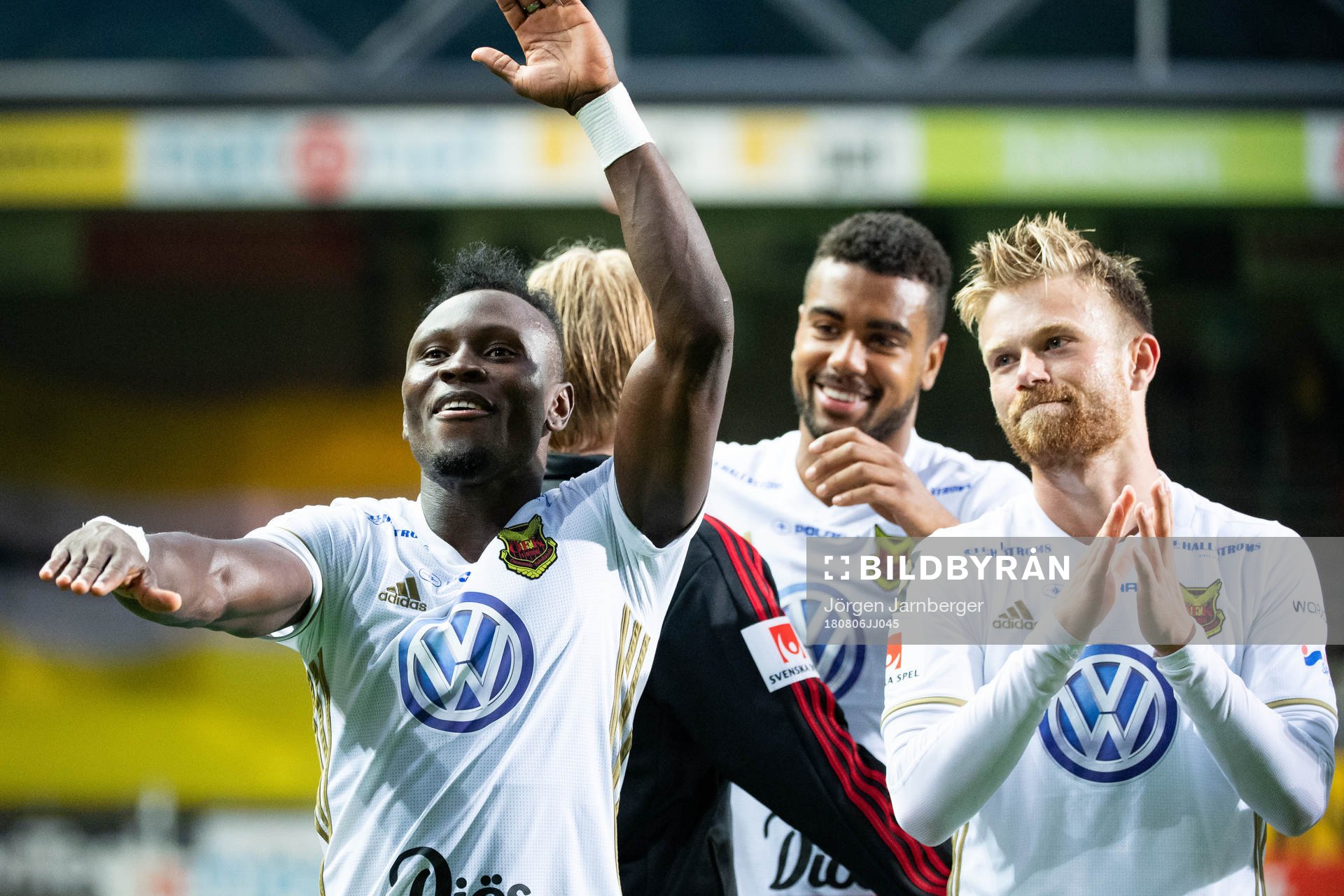 Östersunds spelare tackar tillresta supportrar