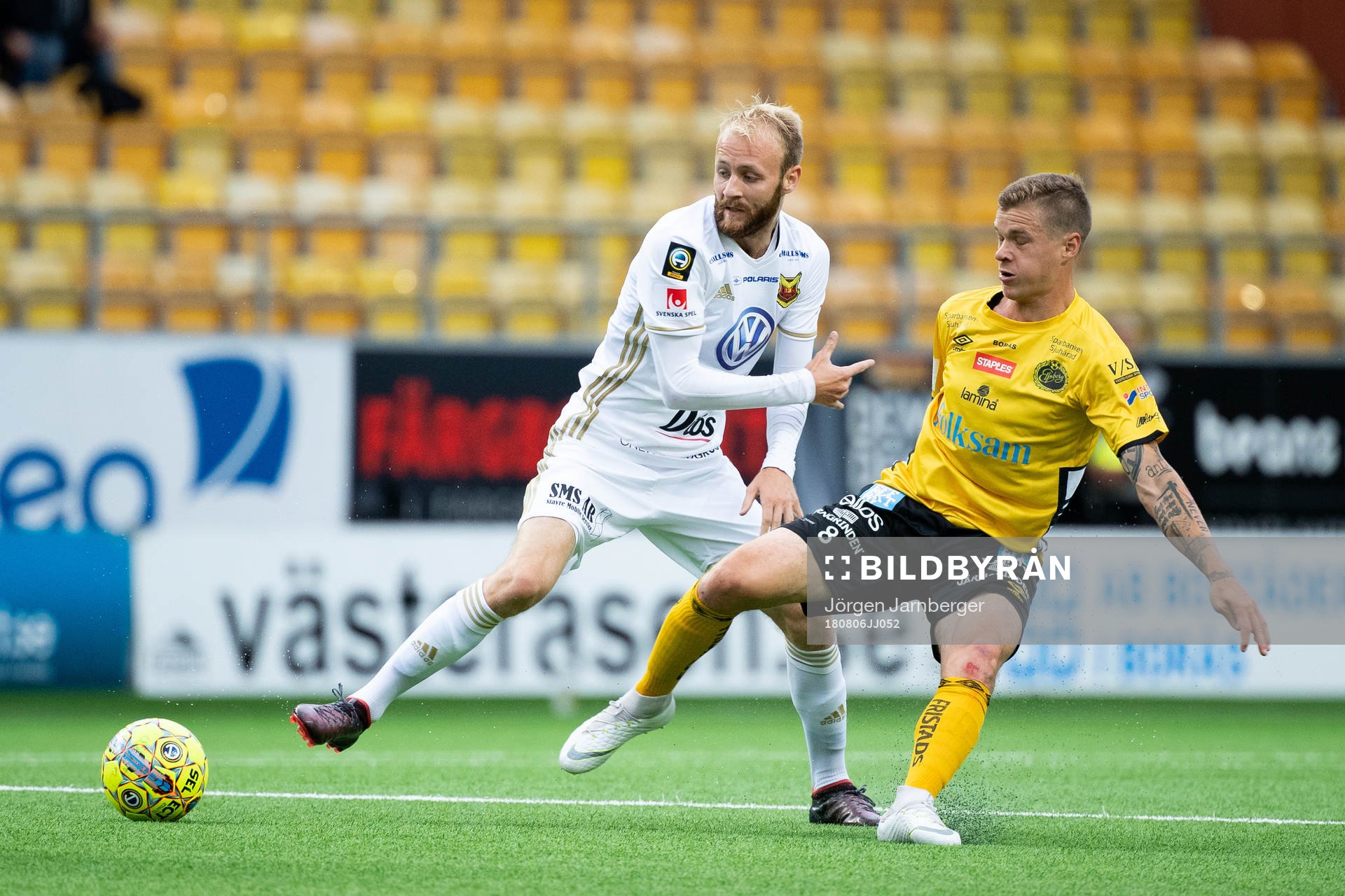 Östersunds Curtis Edwards och Elfsborgs Samuel Holmén