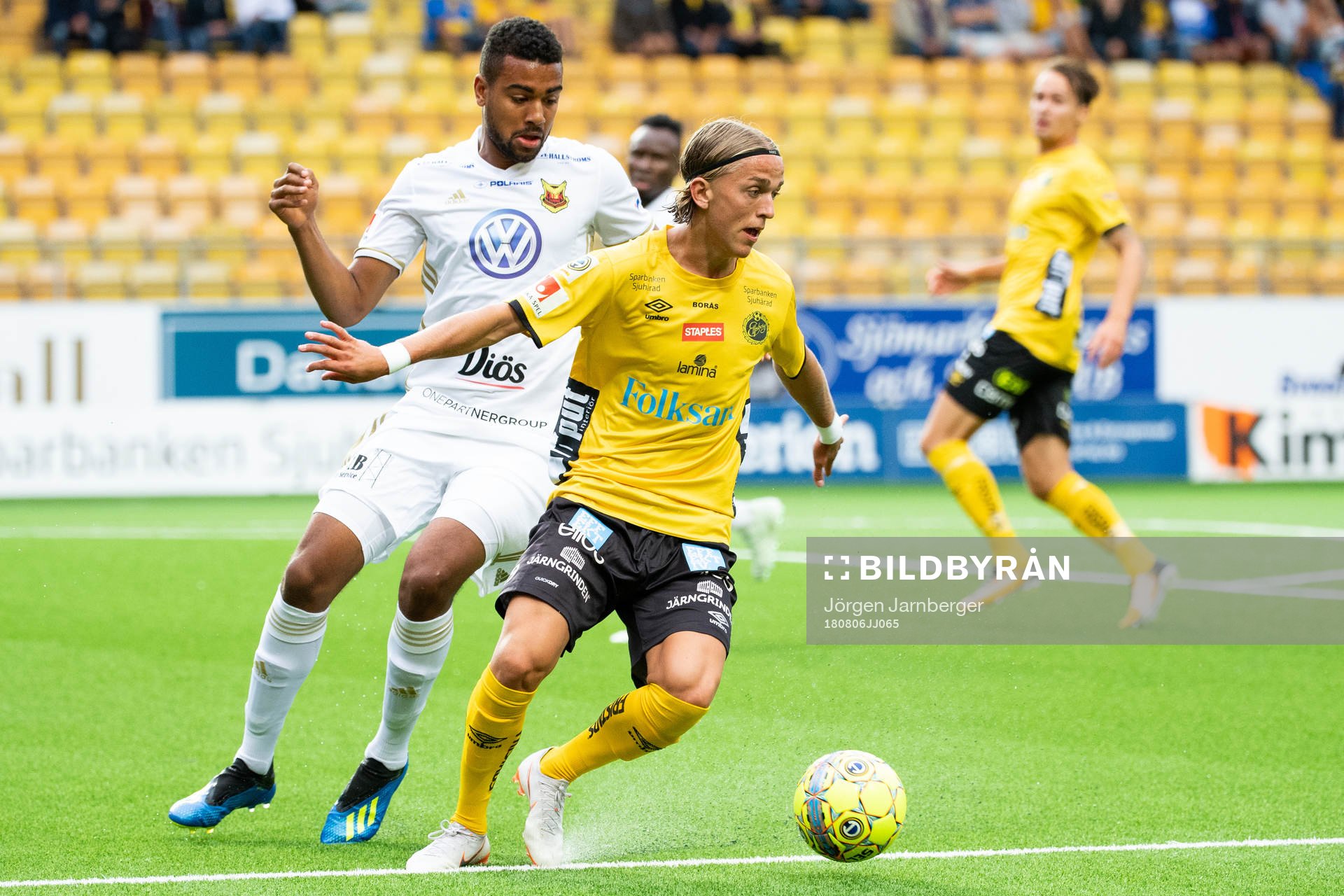Elfsborgs Jesper Karlsson och Östersunds Noah Sonko