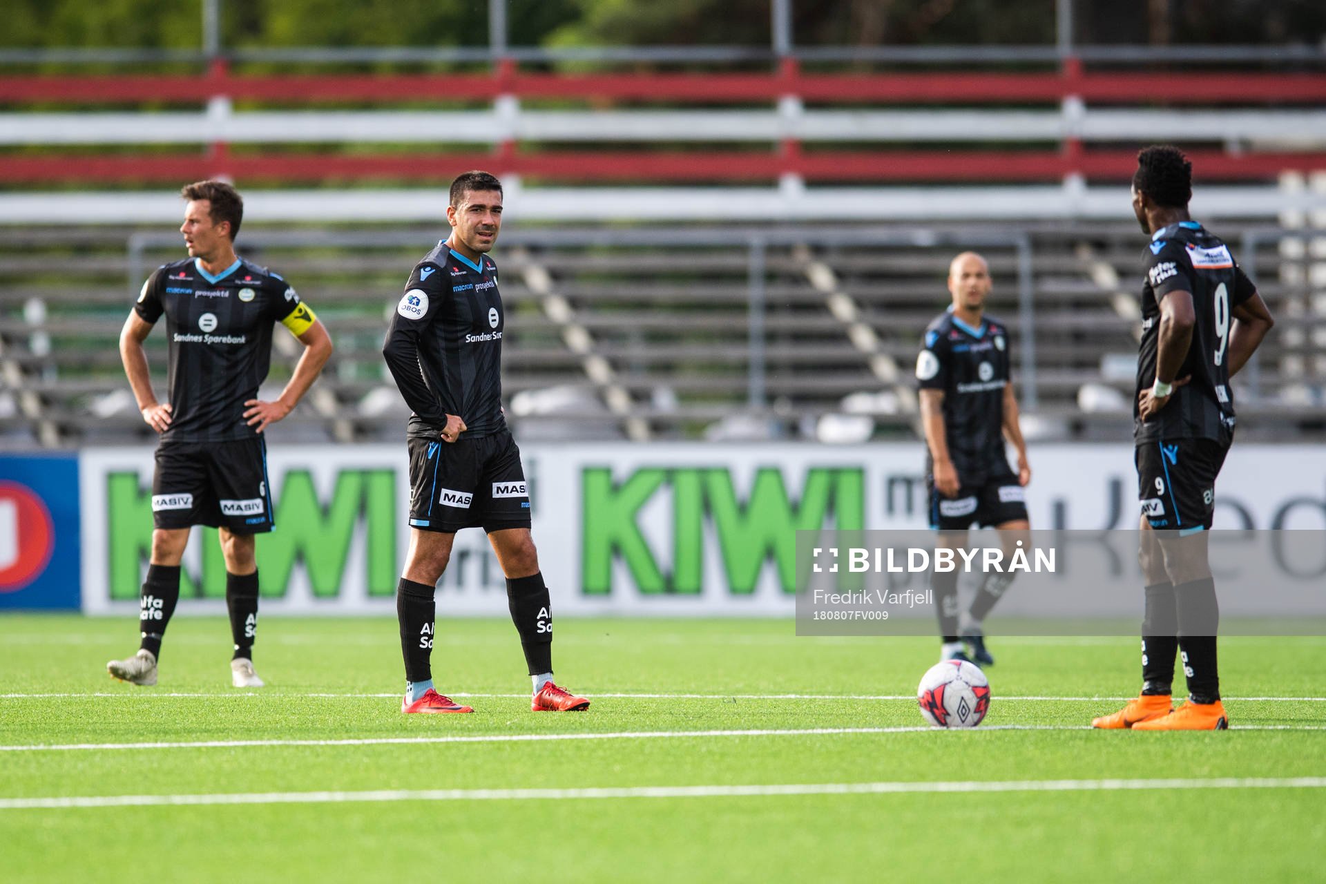 Niels Vorthoren, Sanel Kapidzic and Kachi of Sandnes Ulf