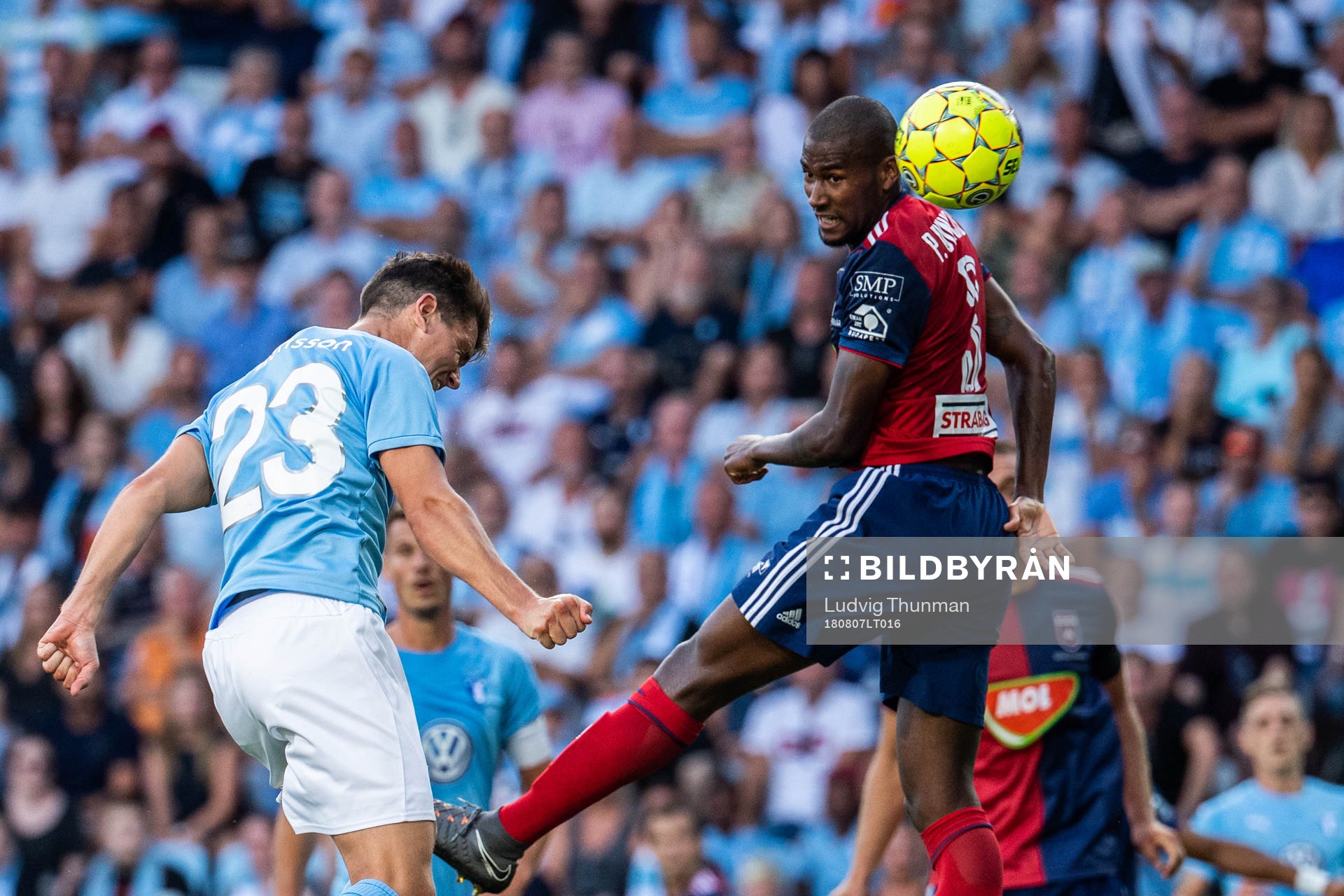 Marcus Antonsson of Malmö FF with a header against Paulo