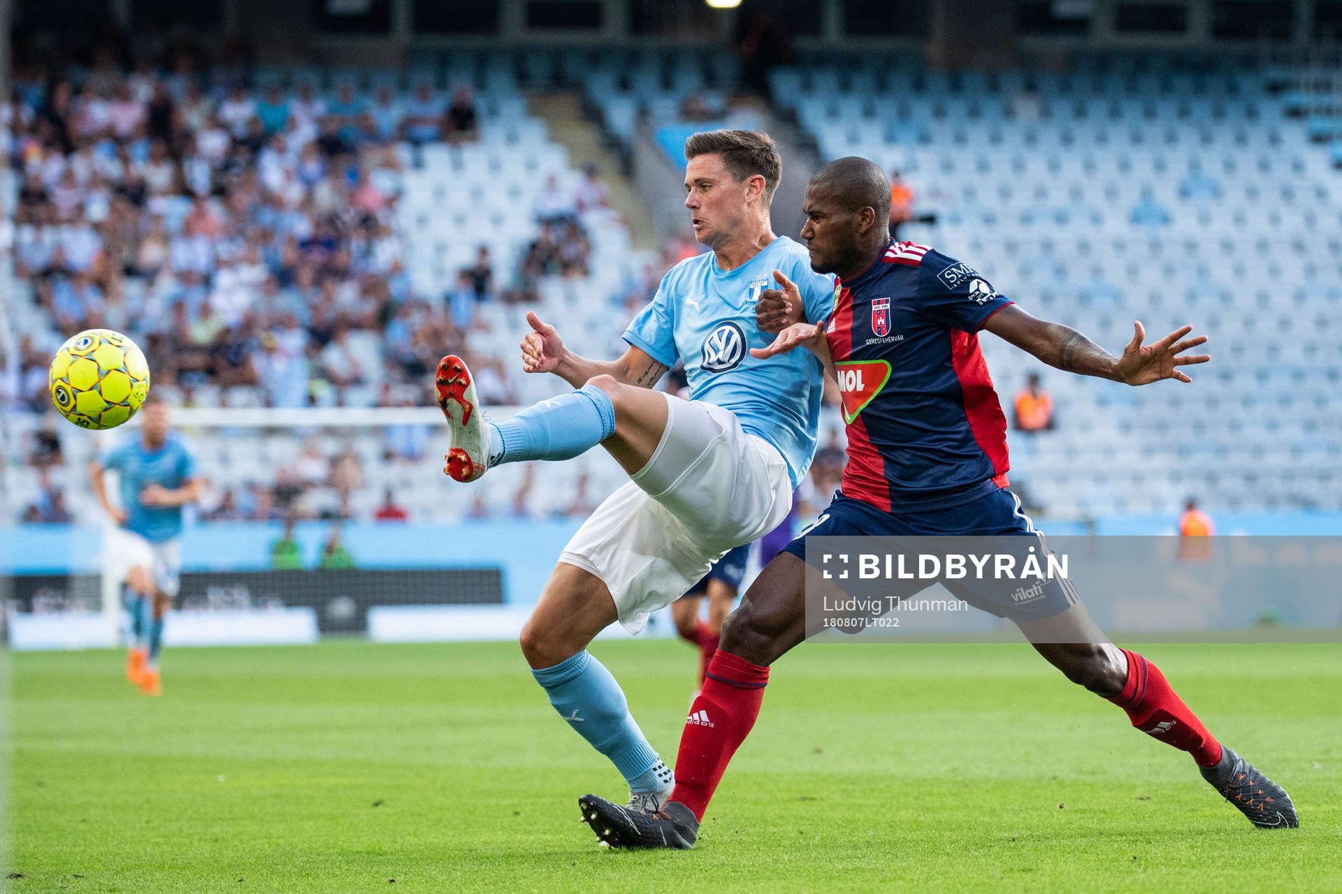 Marcus Antonsson of Malmö FF and Paulo Vinícius of Vidi