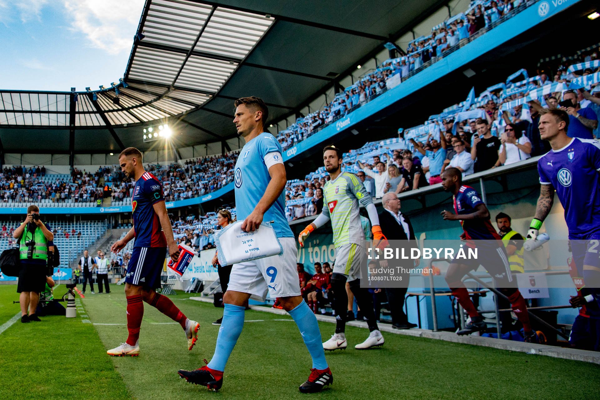 Markus Rosenberg of Malmö FF enters the pitch