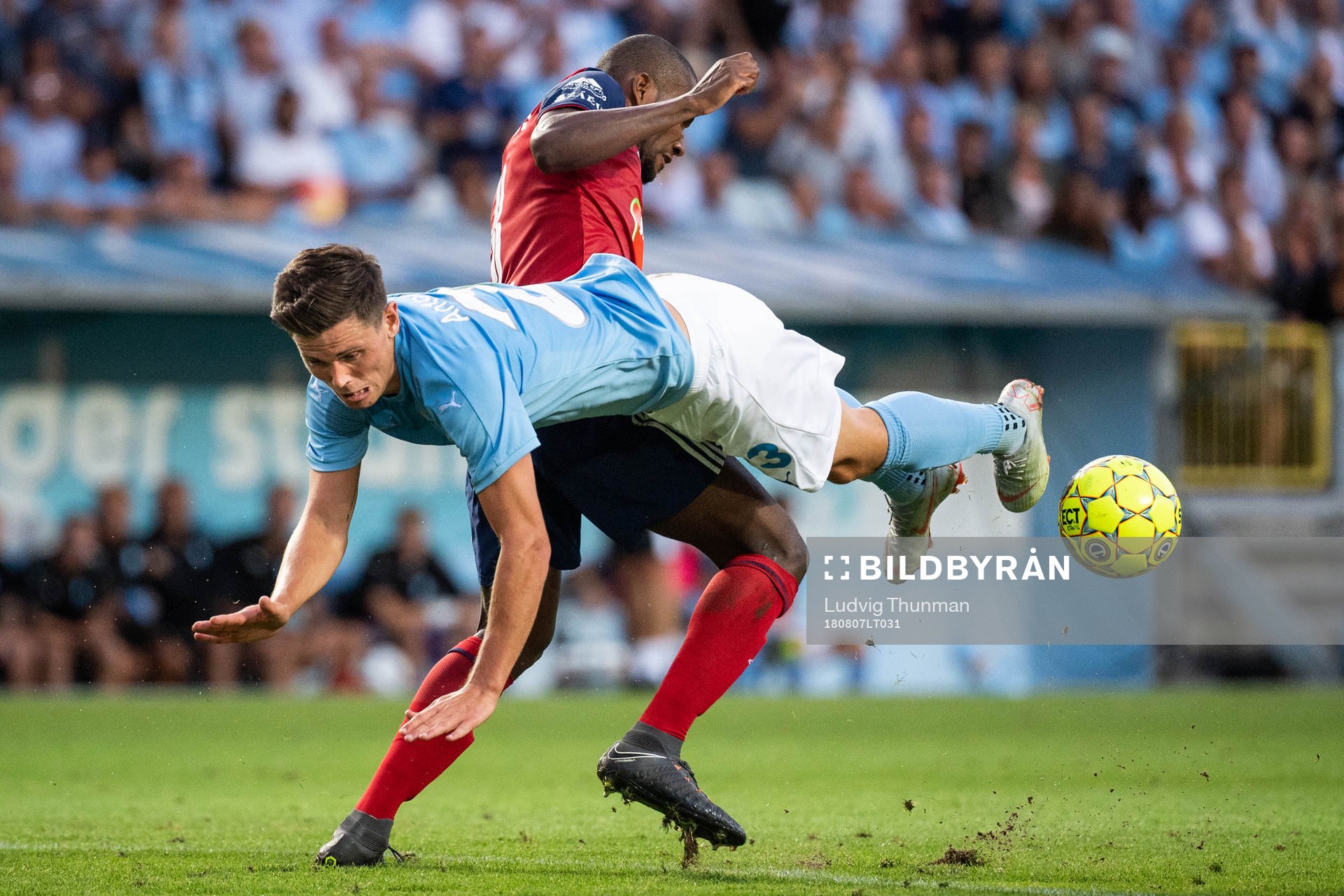 Marcus Antonsson of Malmö FF and Paulo Vinícius of Vidi