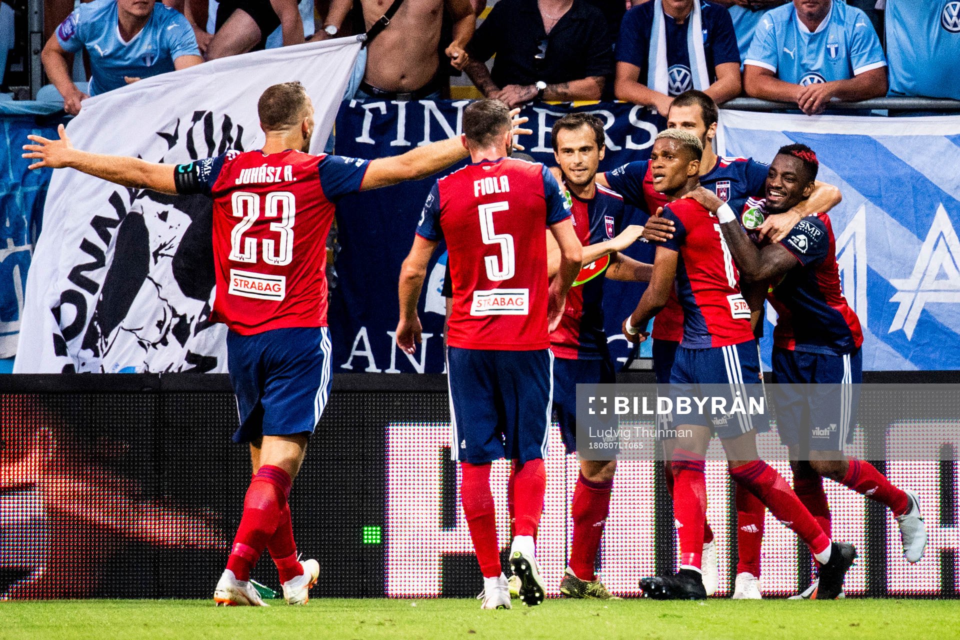 Loic Nego of Vidi celebrates with his team mates