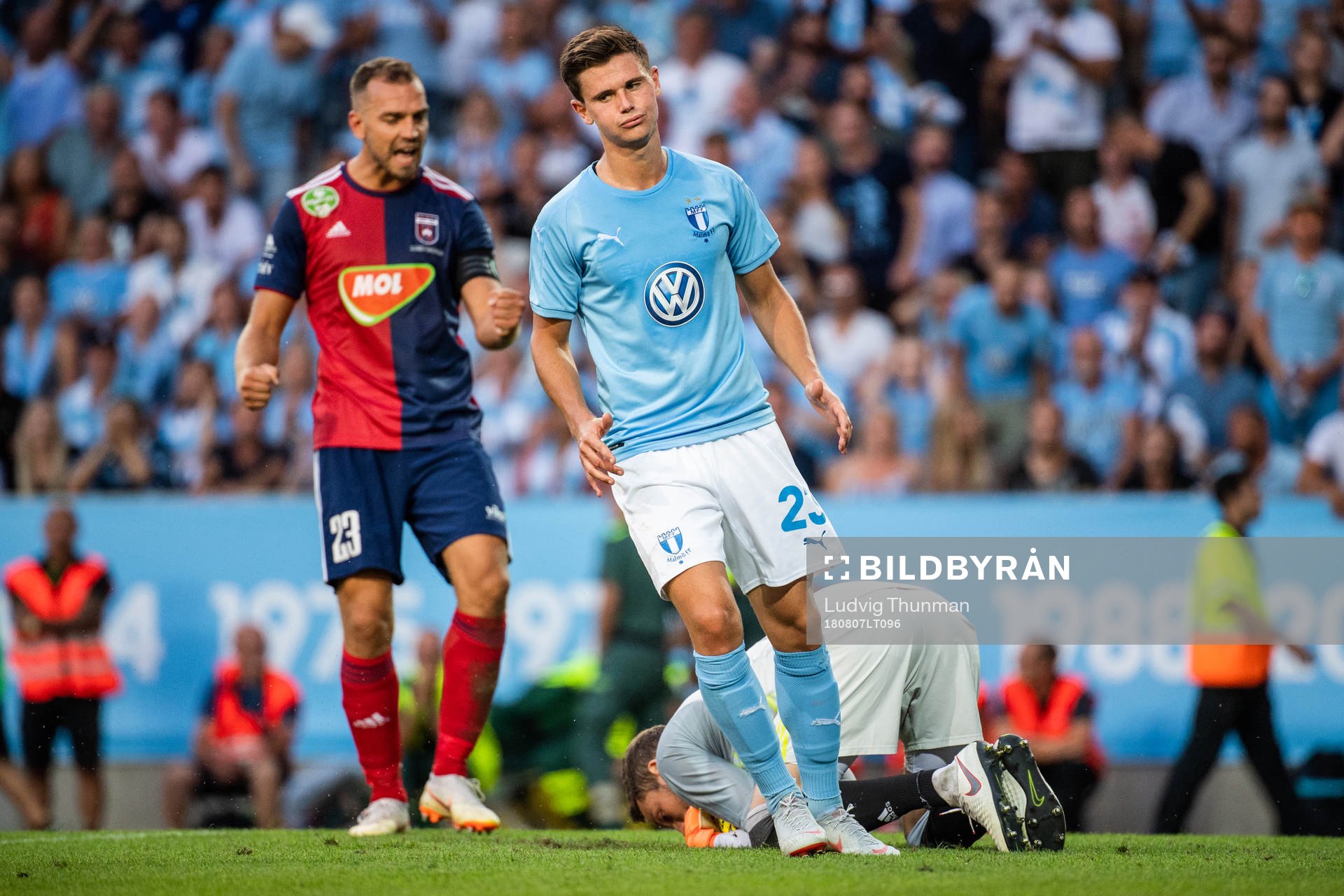 Marcus Antonsson of Malmö FF looks dejected