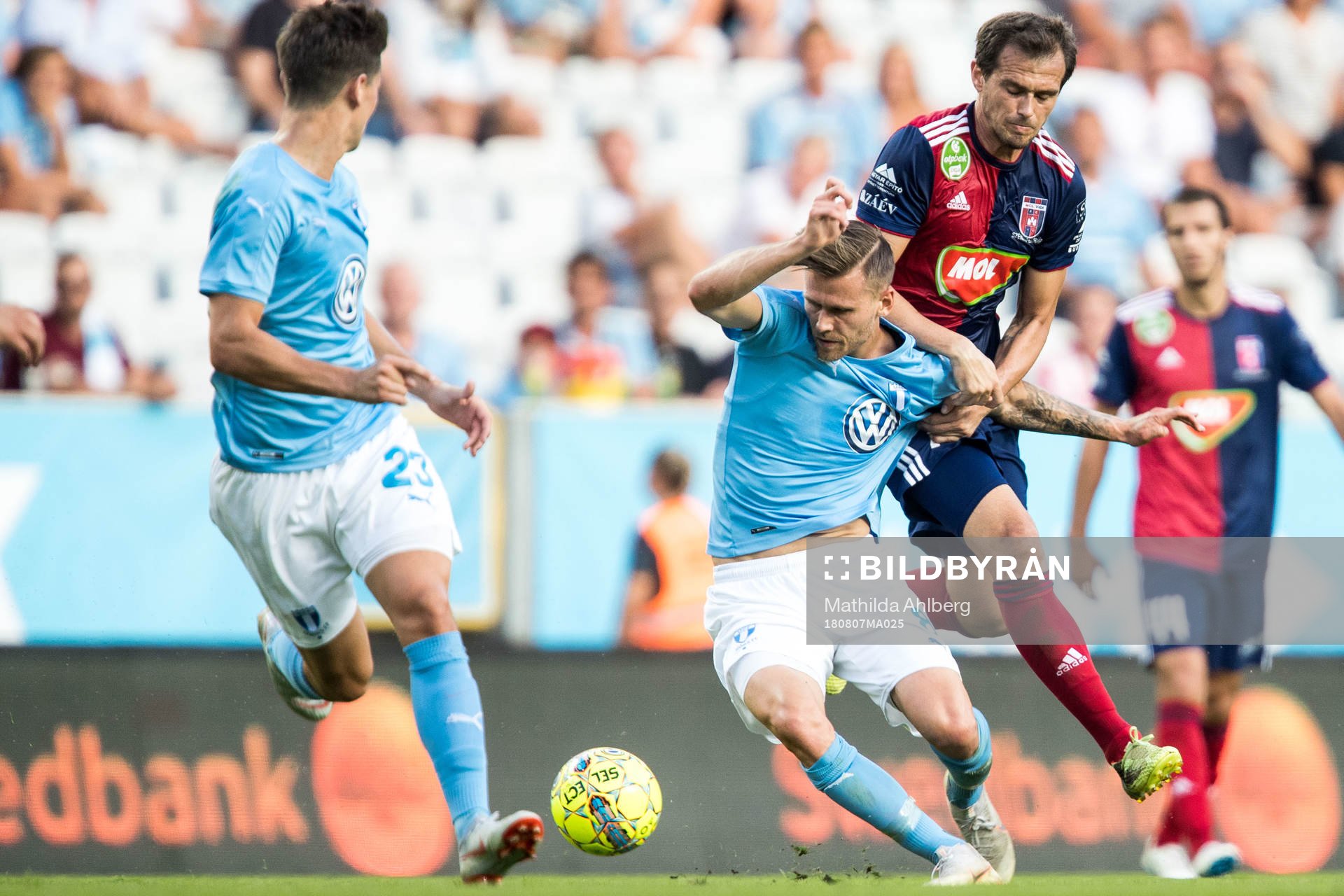 Arnór Ingvi Traustason of Malmö FF and Danko Lazović of