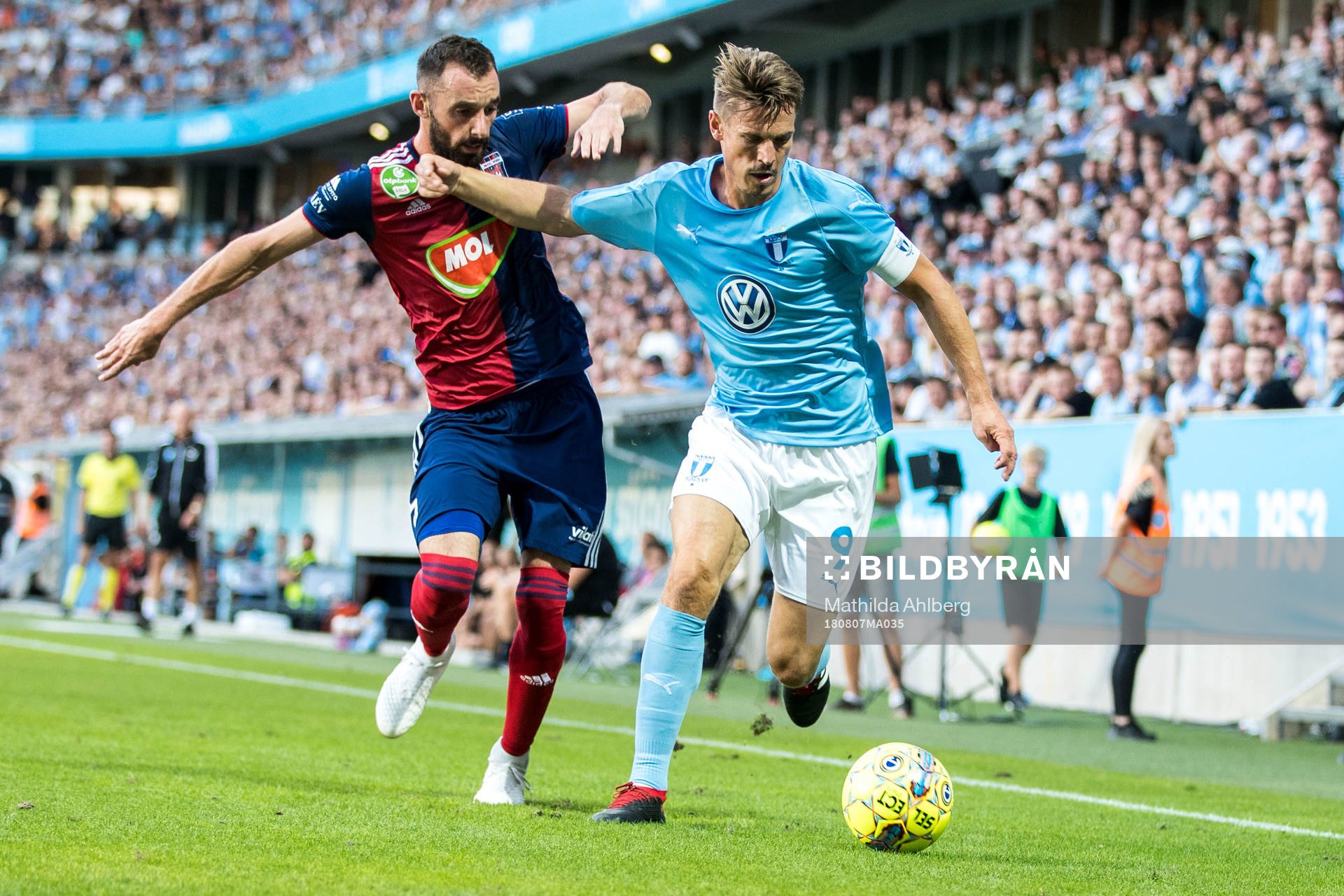 Danko Lazović  of Vidi and Markus Rosenberg of Malmö FF