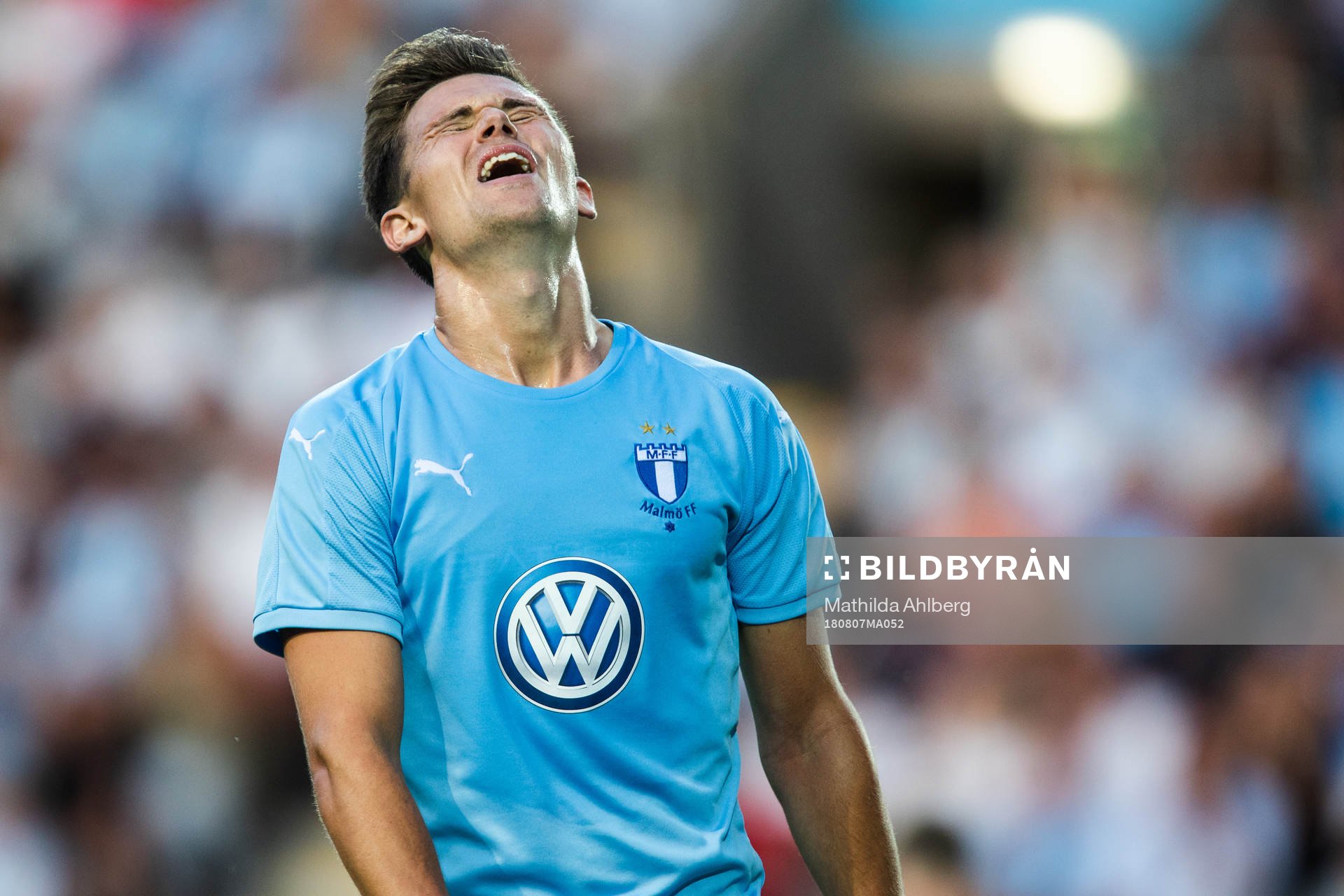 Marcus Antonsson of Malmö FF looks dejected