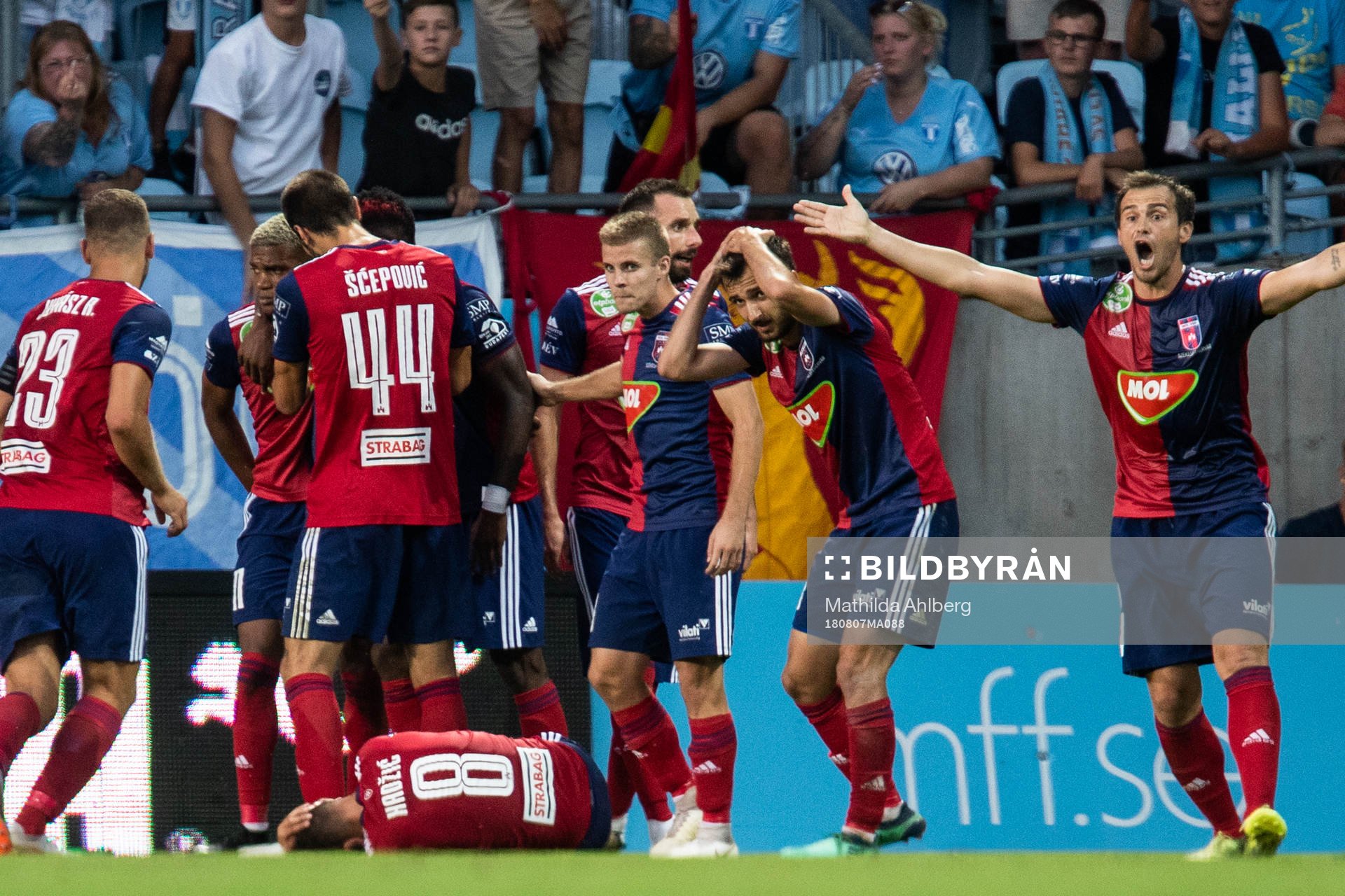Loïc Nego of Vidi celebrate with team mates