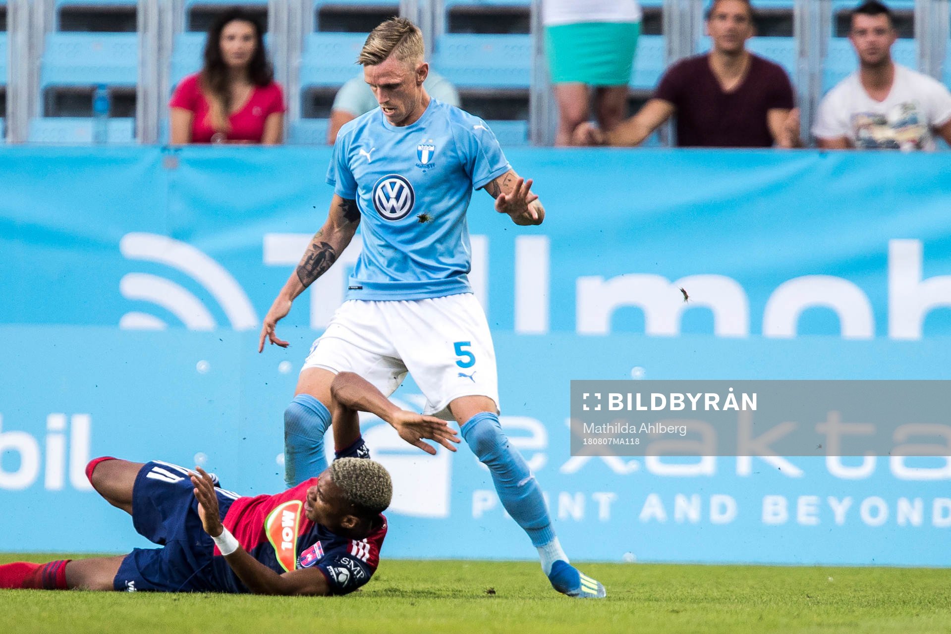 Loïc Nego of Vidi and Sören Rieks of Malmö FF