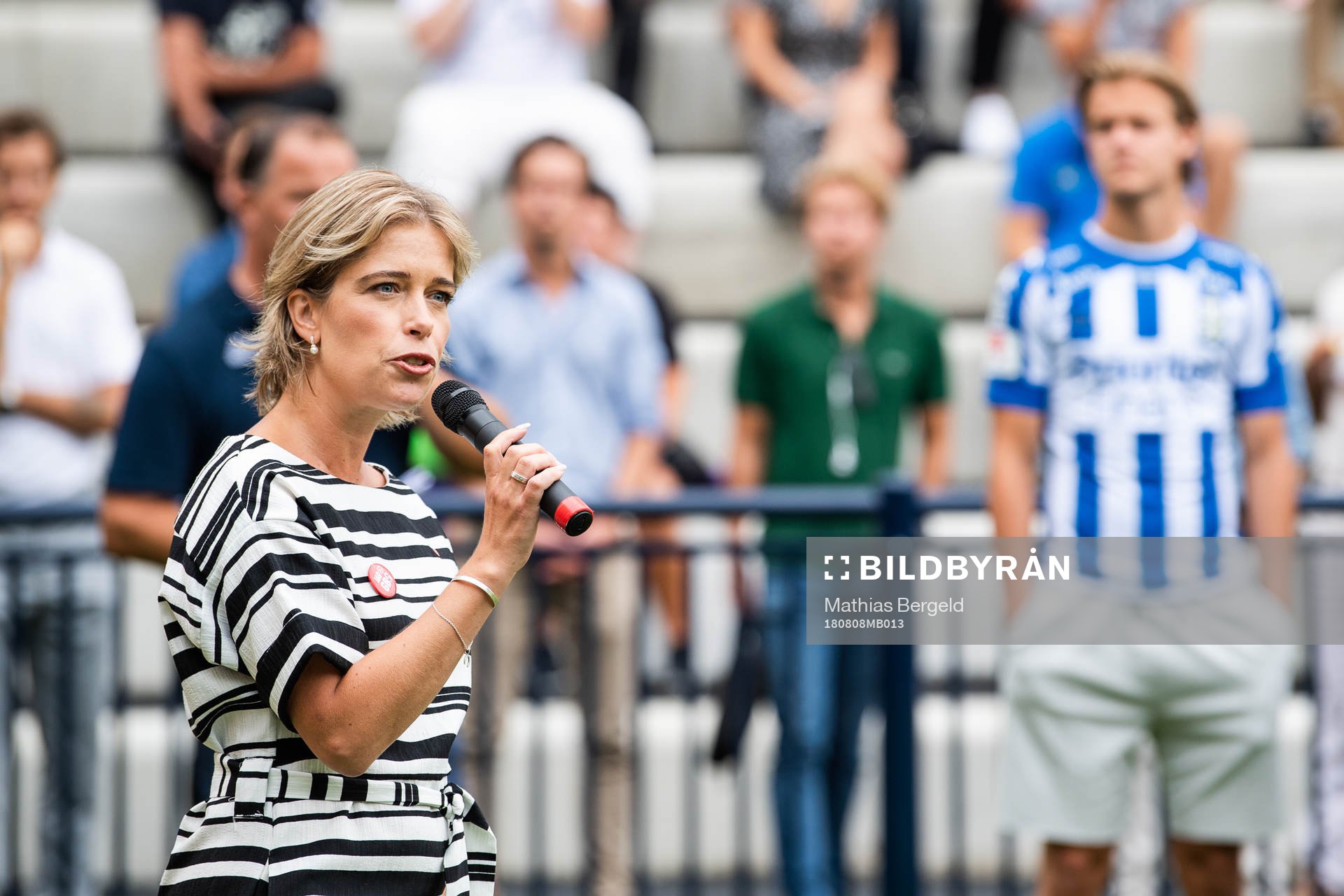 Social- och idrottsminister Annika Strandhäll talar