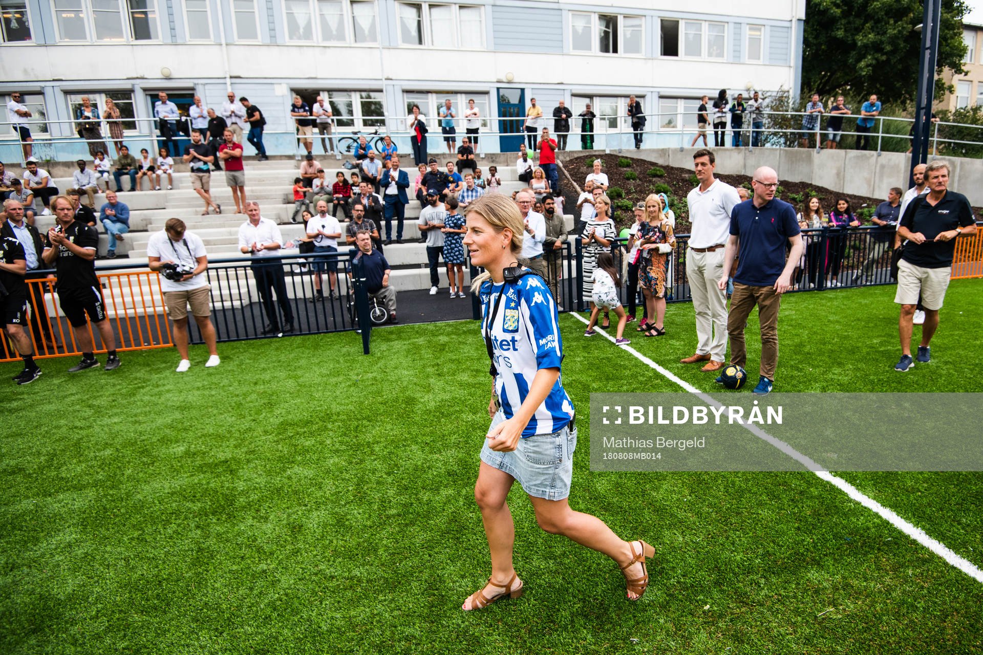 IFK Göteborgs CSR-ansvarige Elisabeth Anderton under invigningen av den första fotbollsplanen i Planer för Framtiden den 8 augusti 2018 i Göteborg.